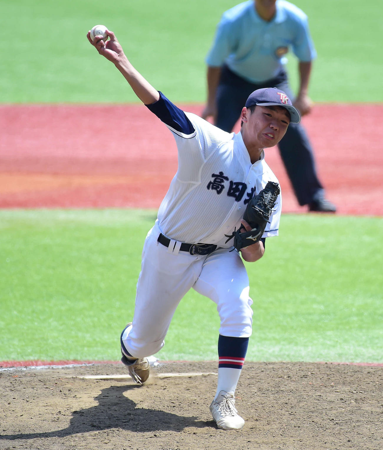 高田北城対糸魚川白嶺　力投する高田北城の先発・斎藤