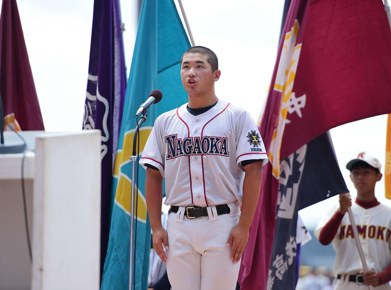 開会式で選手宣誓をする長岡工・竹部主将
