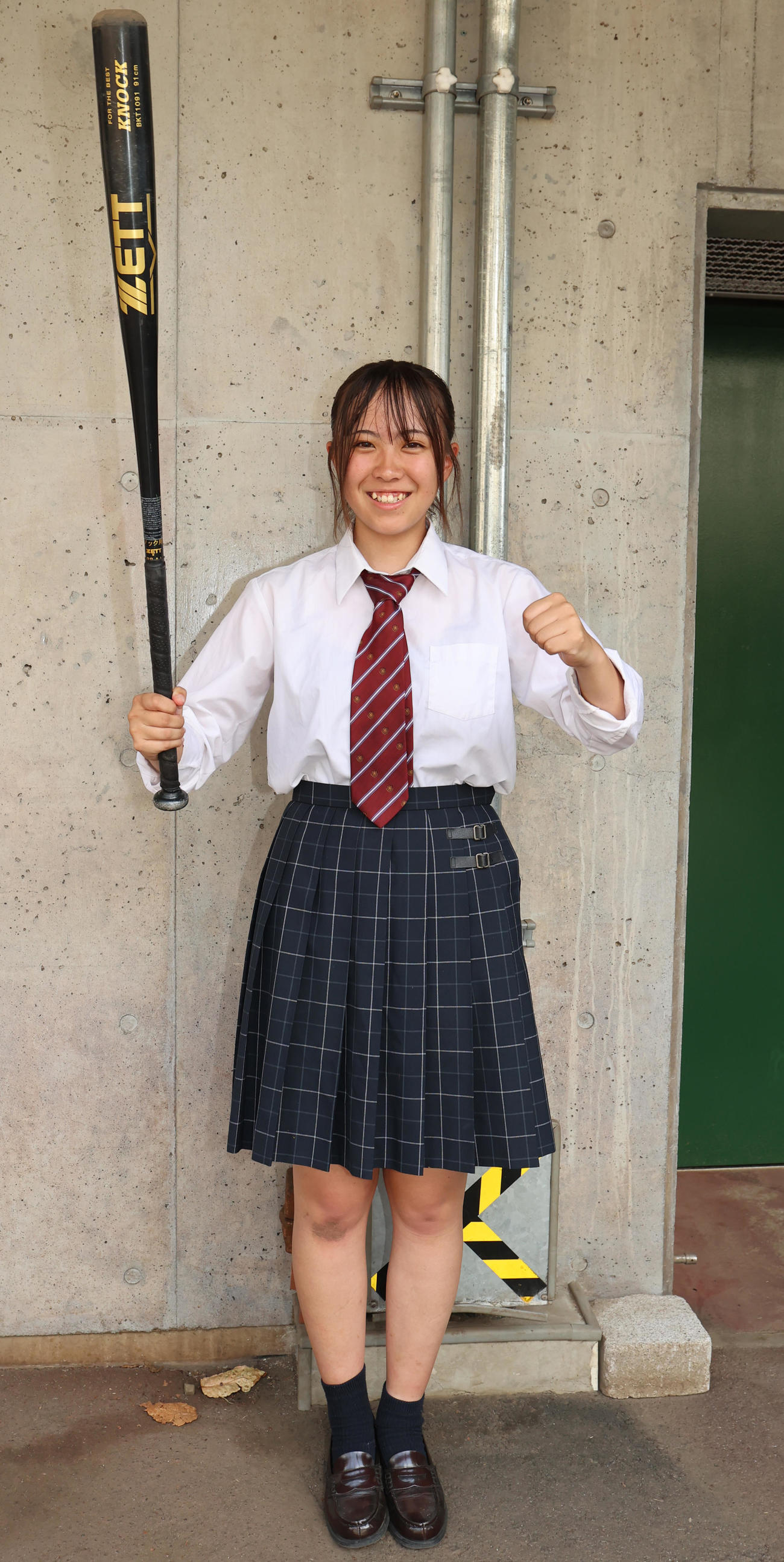 石神井対日大桜丘　ノッカーを務めた石神井・木村マネジャー（撮影・野上伸悟）