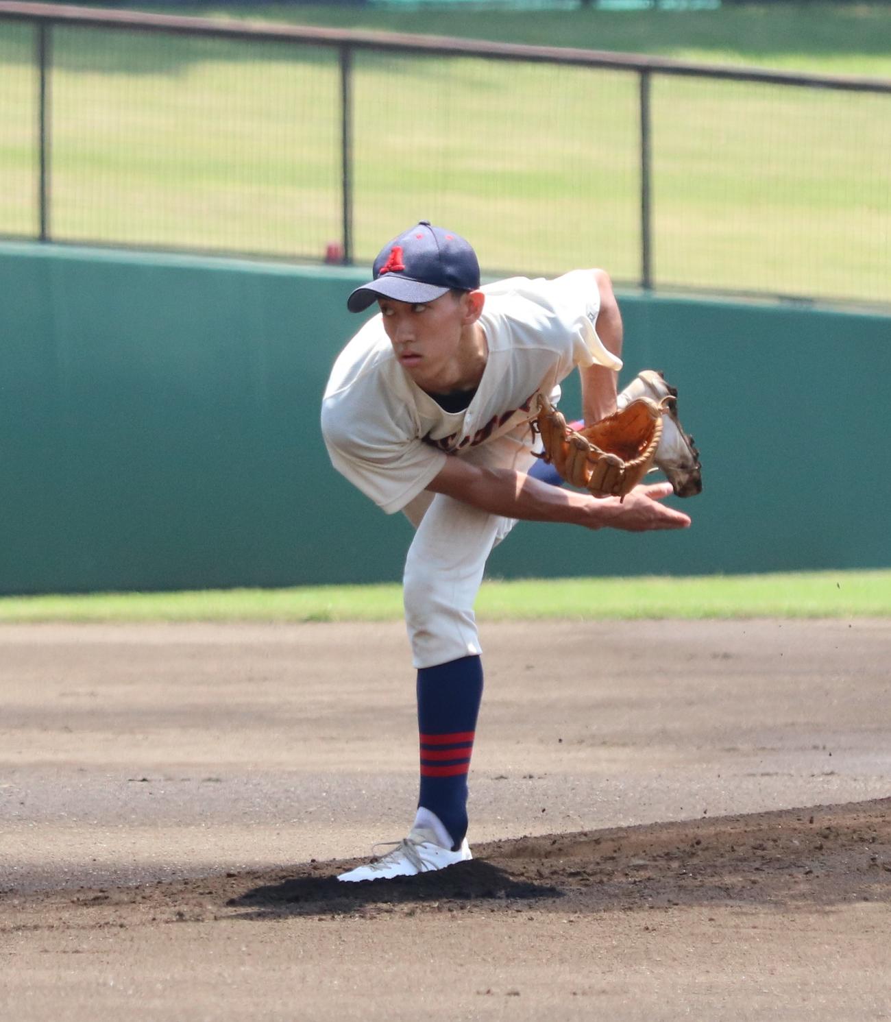 厚木対生田　力投する厚木先発の栗本投手（撮影・深田雄智）