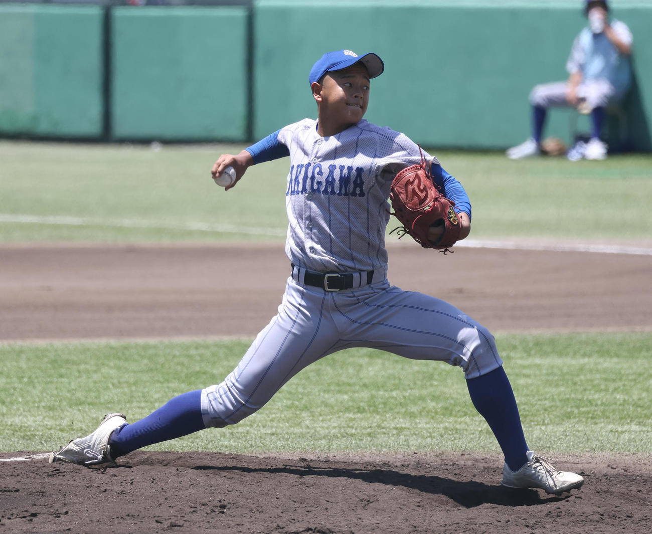 滝川対神戸商　神戸商戦に2番手で力投する滝川・上田（撮影・白石智彦）