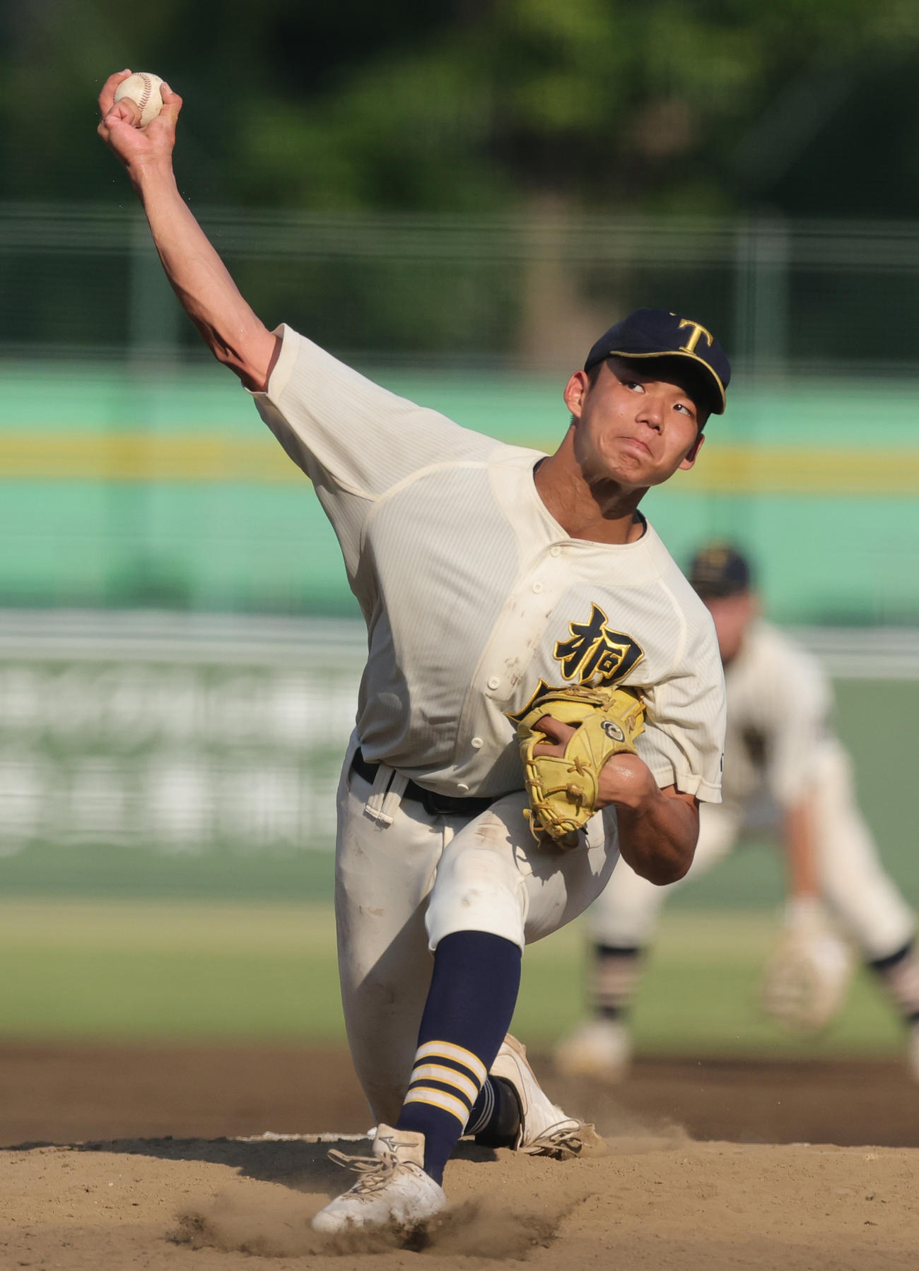 桐朋対富士森　力投する桐朋・森井（撮影・野上伸悟）
