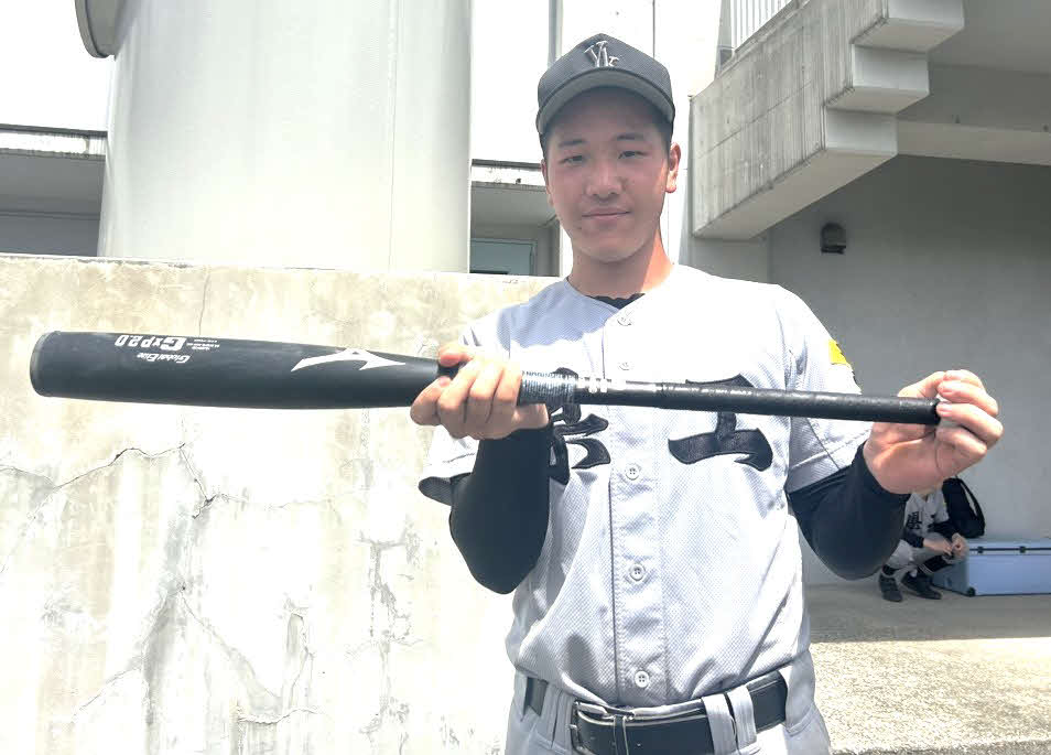 横須賀工対神奈川工　3安打の活躍で勝利に貢献した横須賀工・竹内（撮影・佐瀬百合子）