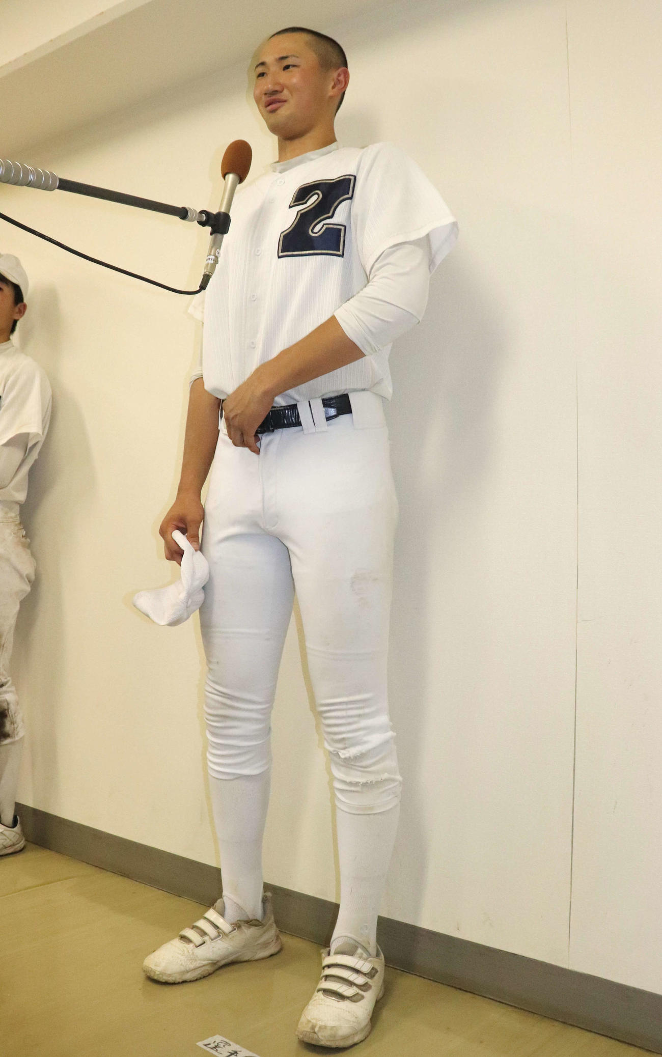 伊香との1回戦に出場し、試合後取材に応じる膳所の主将・關士道（せき・しどう）外野手。身長189センチ、体重95キロ。