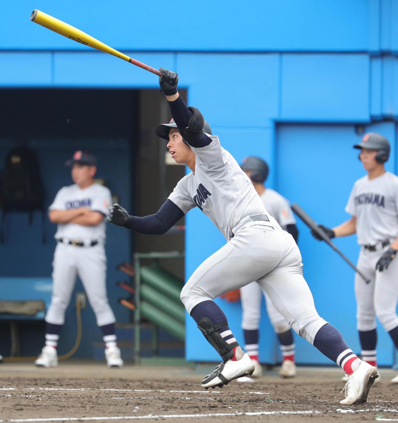 座間総合対横浜　3回裏横浜無死一塁、左二塁打を放つ椎木（撮影・野上伸悟）