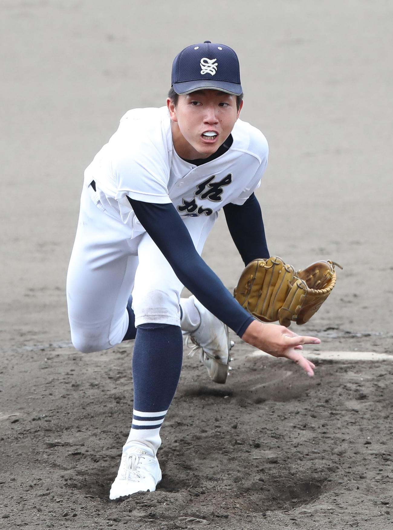 佐賀学園対北陵　完投勝利を飾った佐賀学園・古川（撮影・梅根麻紀）