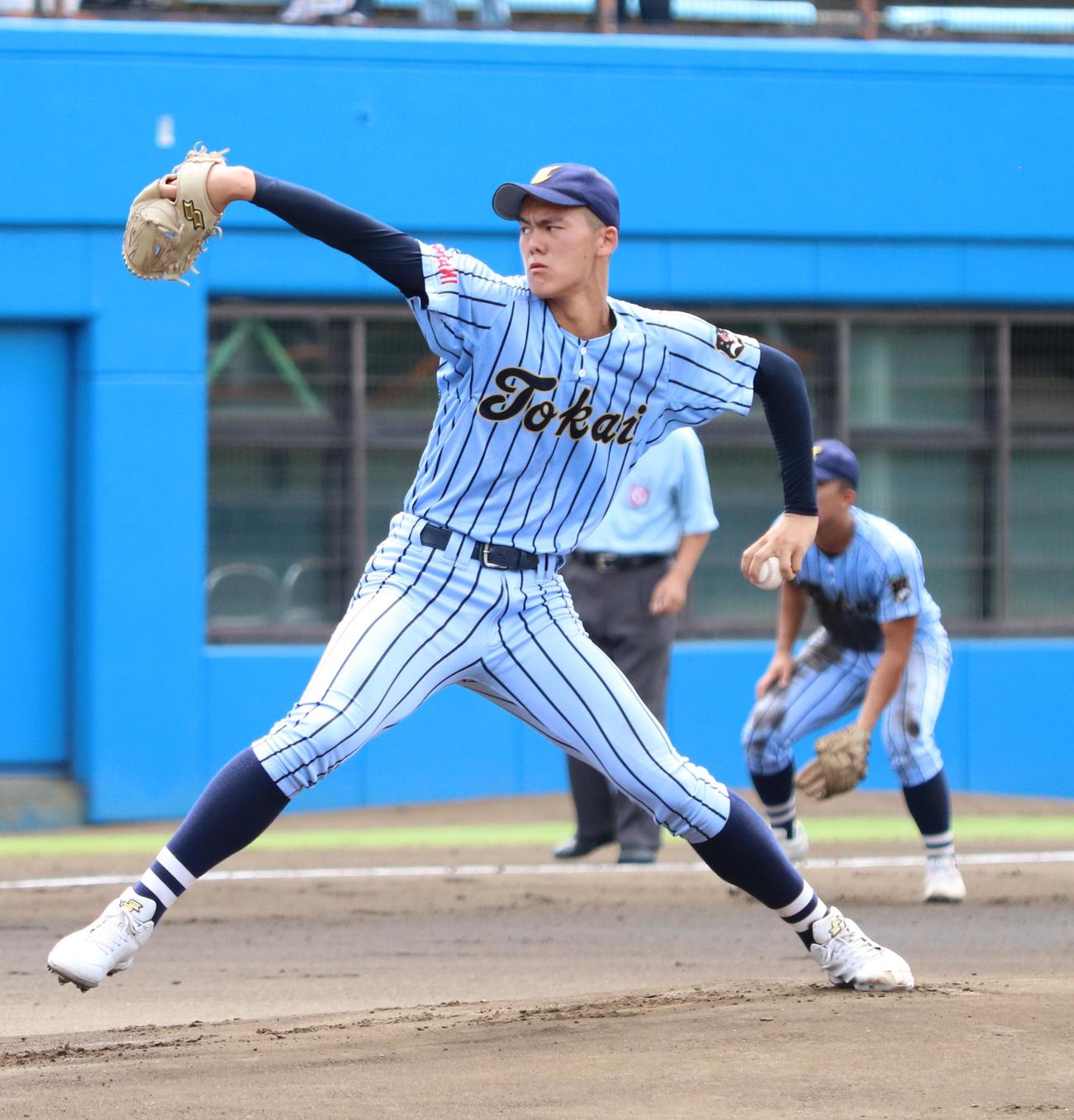 東海大相模対横浜桜陽　東海大相模の先発を務め力投する藤田（撮影・深田雄智）