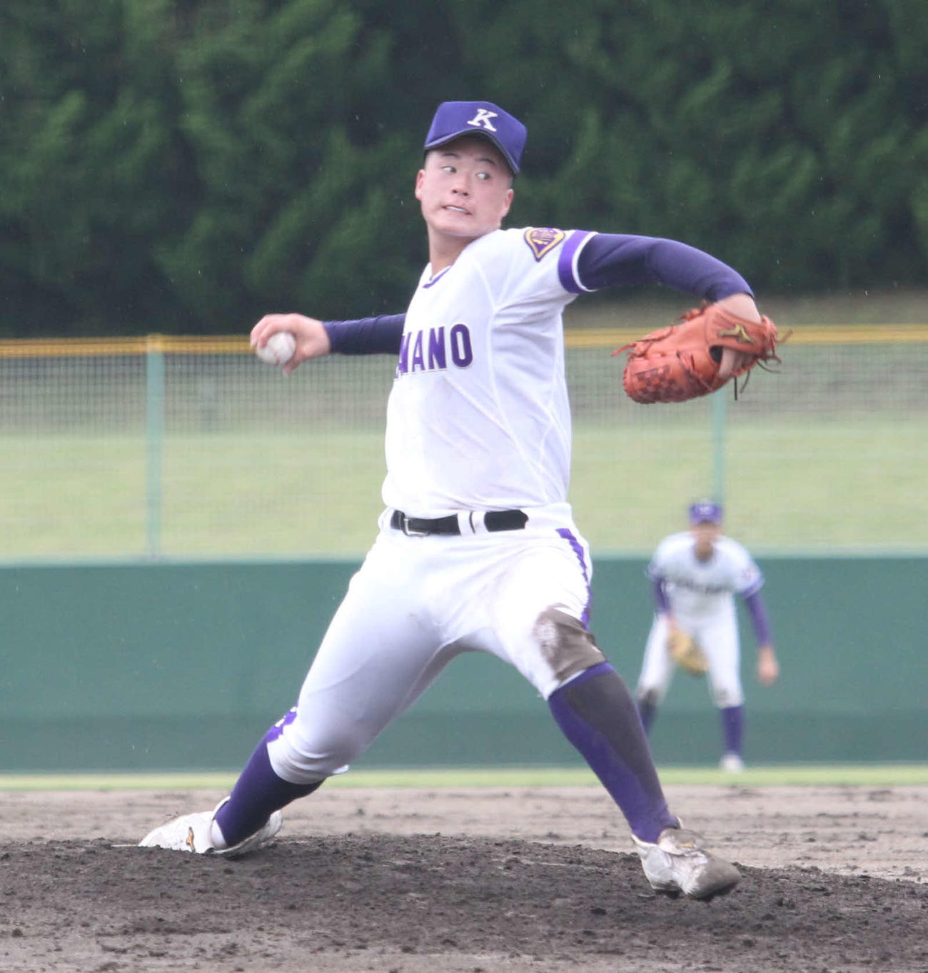 明桜打線を相手に金足農・吉田の気迫あふれるピッチングを見せる金足農・吉田