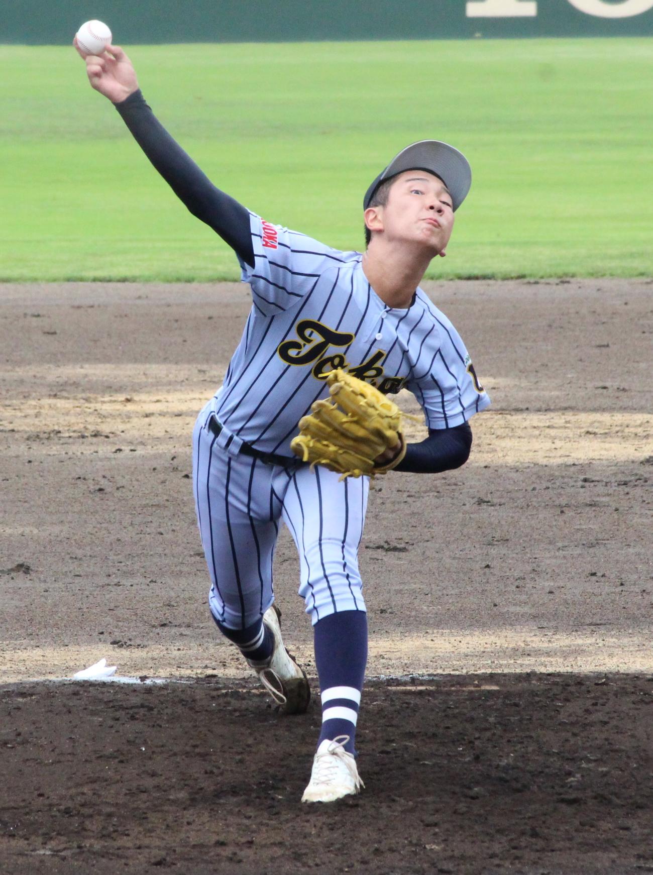 博多工対東海大福岡　5回1安打無失点と力投した東海大福岡・西村壮投手（撮影・菊川光一）