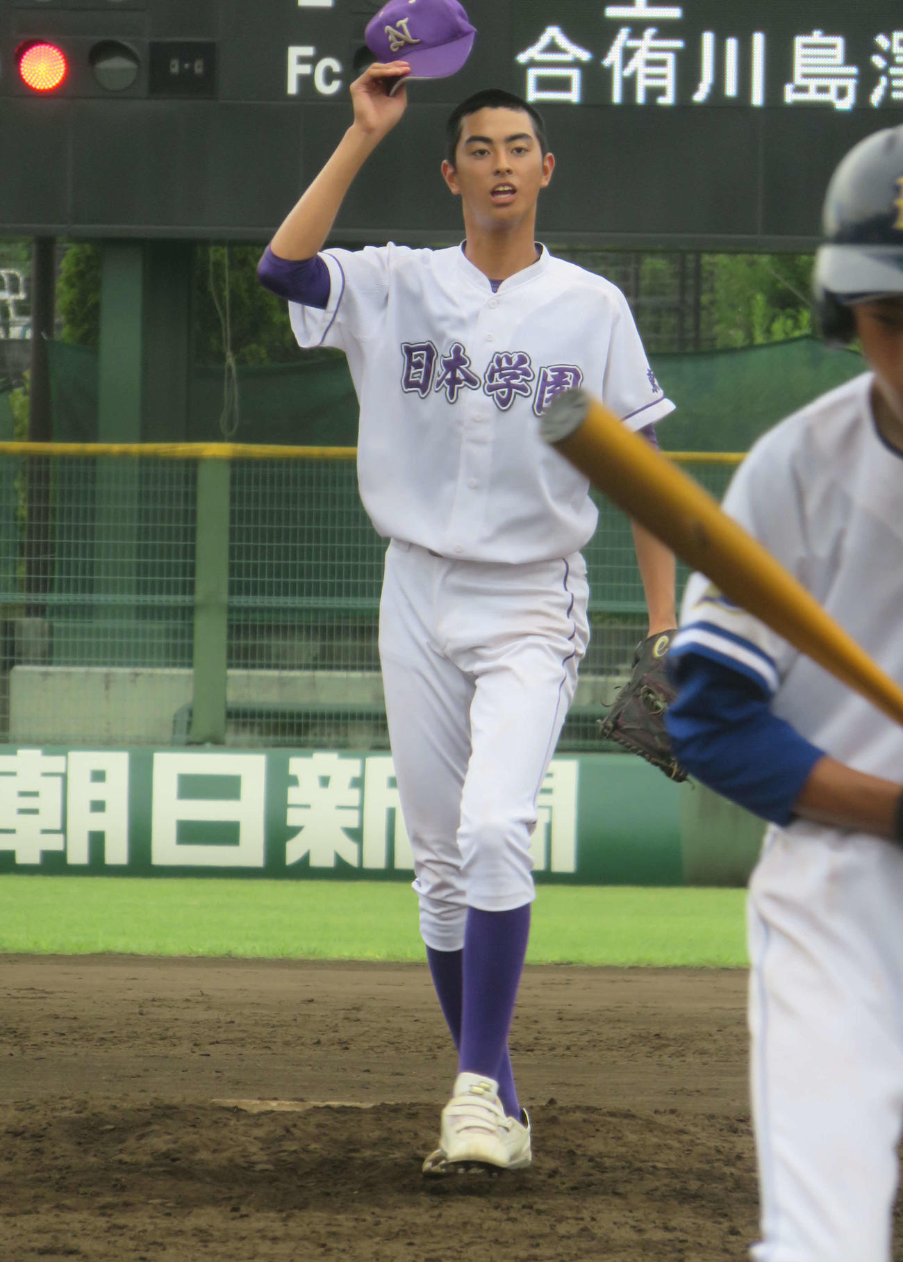 リリーフで1回を3者連続三振に抑えた日本学園・古川遼投手（3年）