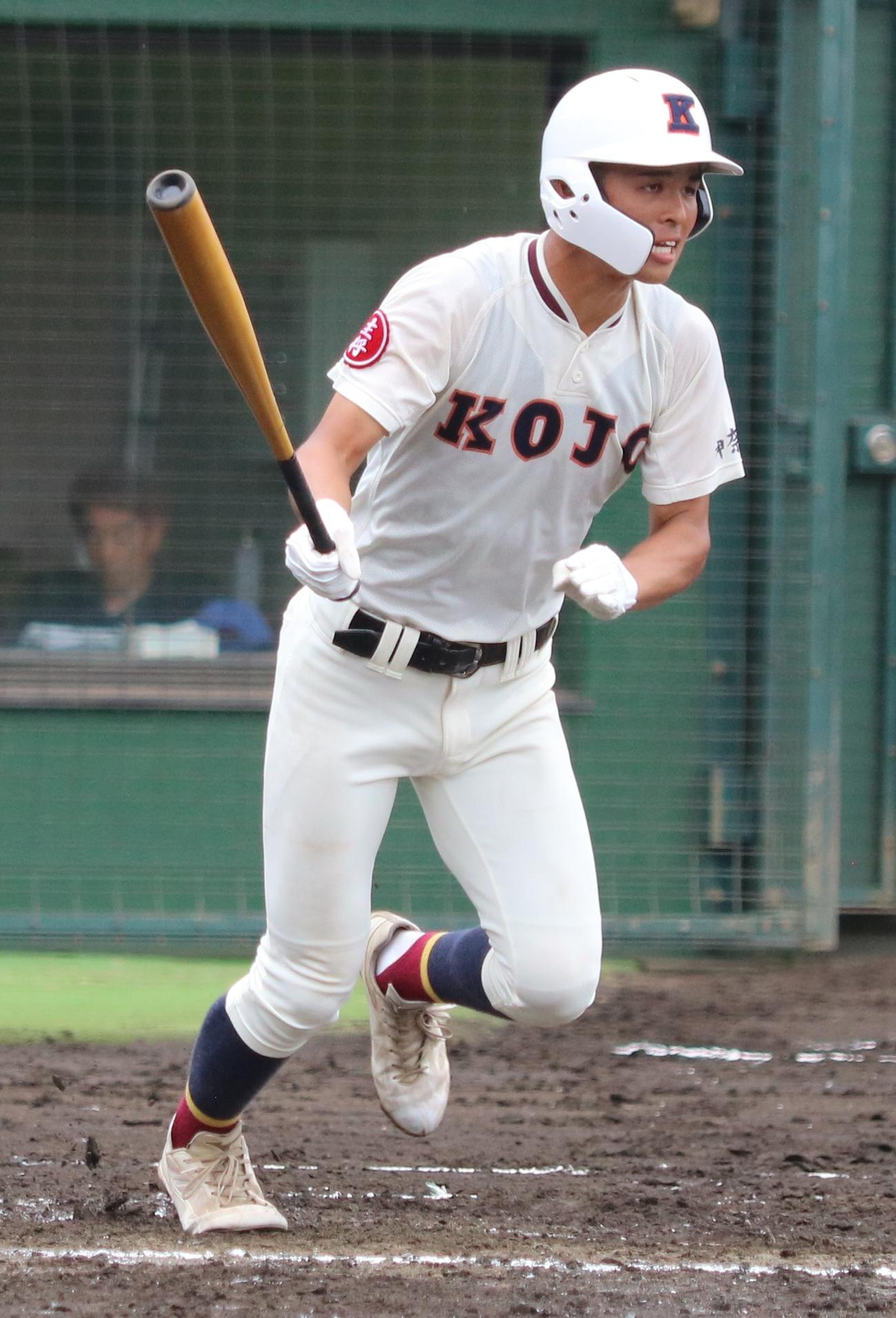 向上対上溝南　4回表向上1死、右前安打を放った向上・北野（撮影・深田雄智）