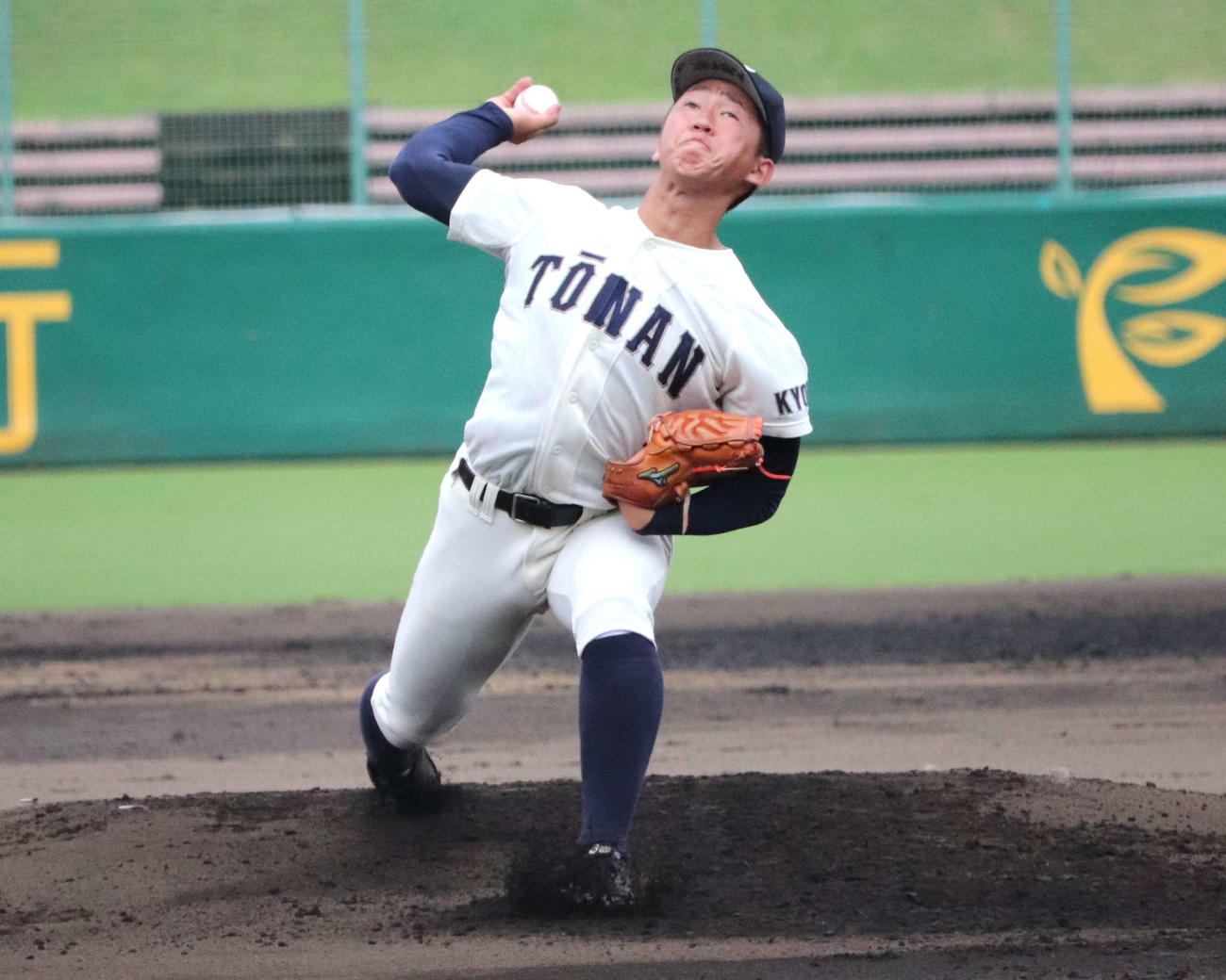 開建・塔南対莵道　登板した背番号10の塔南・開建明石（撮影・中島麗）