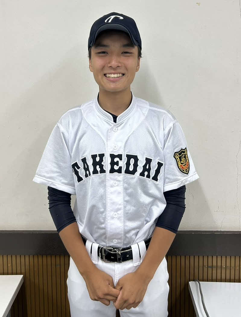 竹台対実践学園　試合後、笑顔を見せる竹台・石井（撮影・水谷京裕）