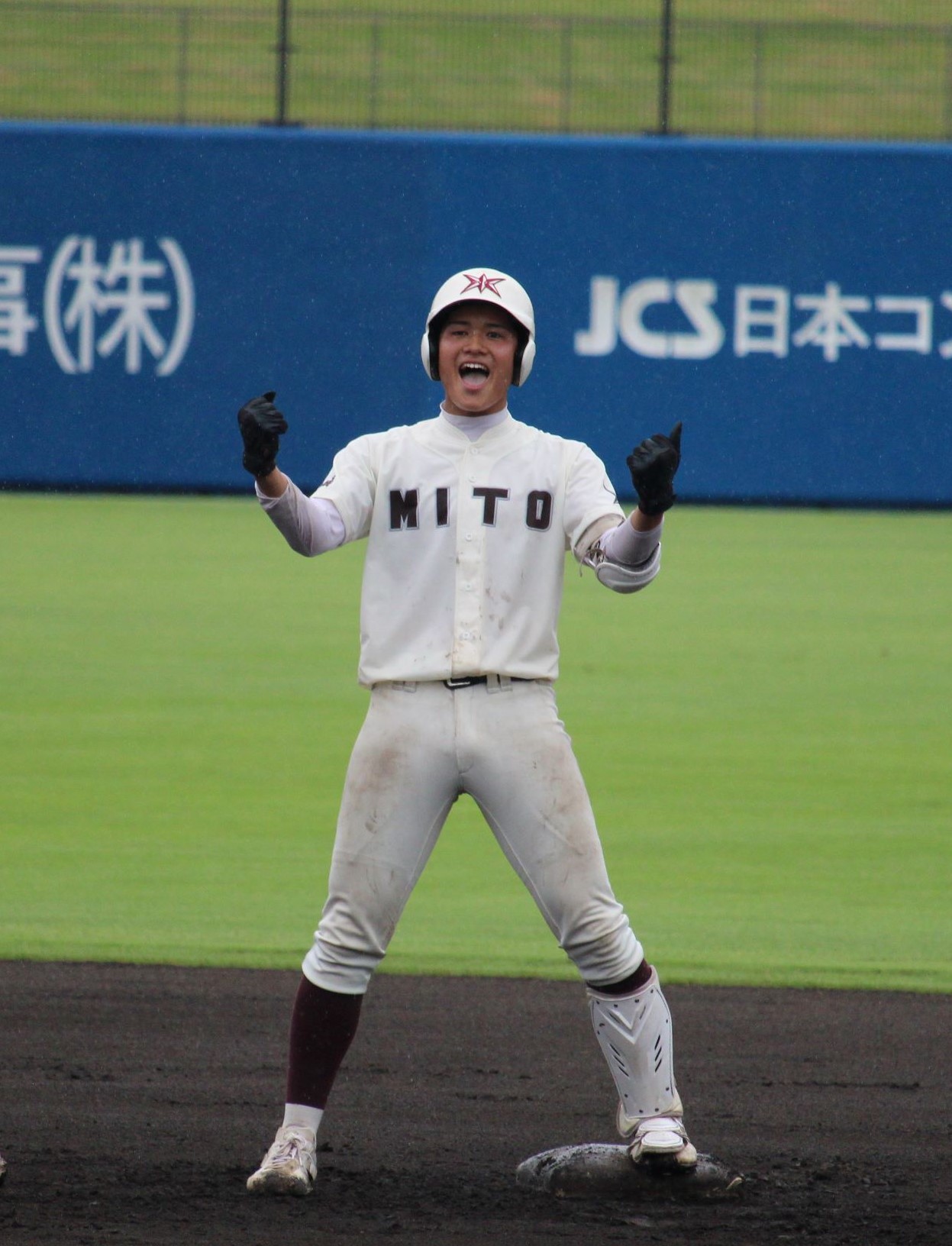 7回に2点適時二塁打を放った水戸一・小川（撮影・金子真仁）
