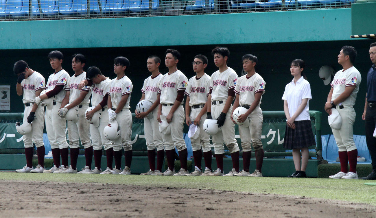 初戦敗退に肩を落とす東桜学館ナイン（撮影・木村有優）