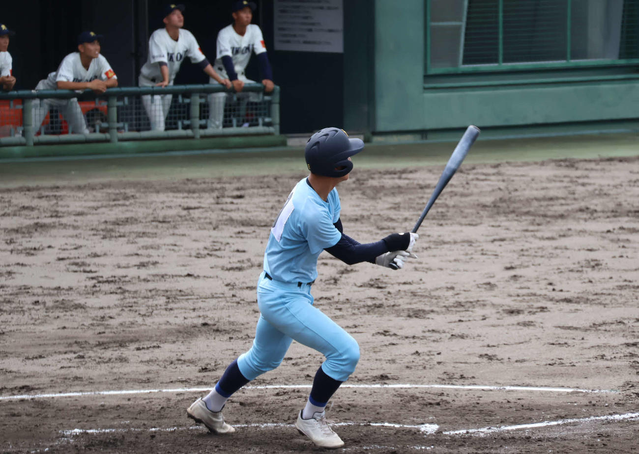 左越え本塁打を放つ市原（撮影・齊藤龍平）