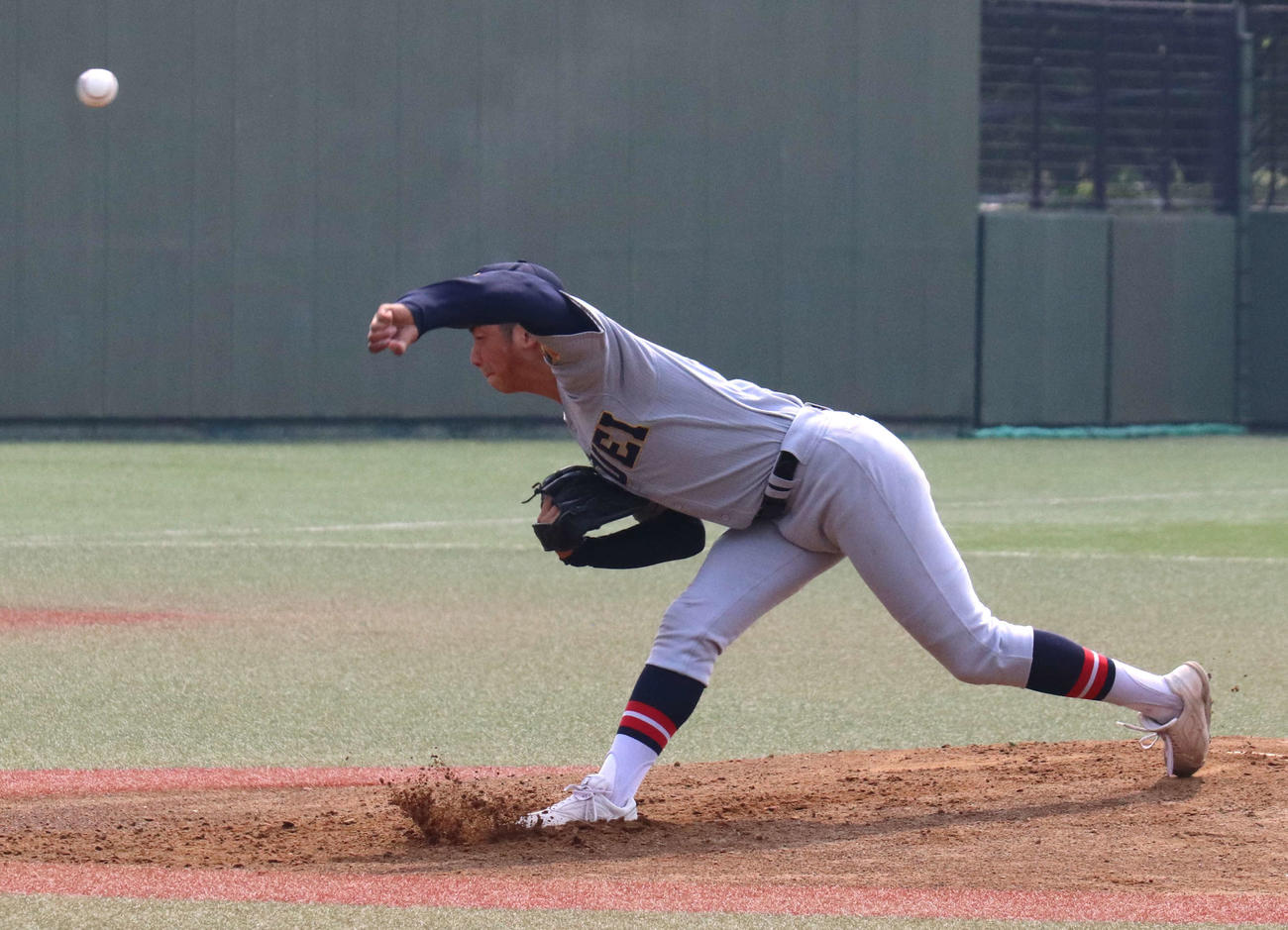 仙台育英対松島　力投する仙台育英先発の武藤（撮影・黒須亮）　