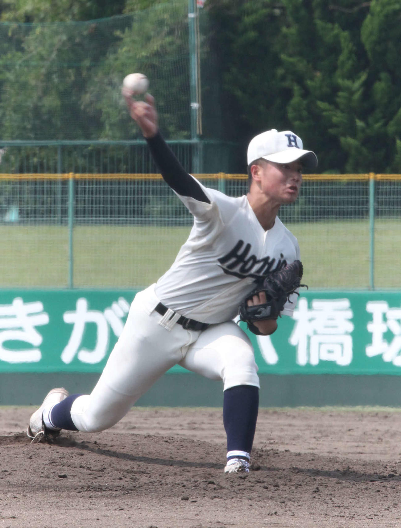 本荘のエース小野聖瑠（3年）は初回に3失点も、以後は無失点に抑えた