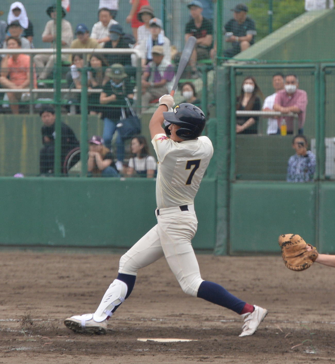 大間対八戸学院光星　2回無死二、三塁、3球目の外角直球を振り抜き、右中間越えの3点本塁打を放つ八戸学院光星・久保（撮影・濱本神威）
