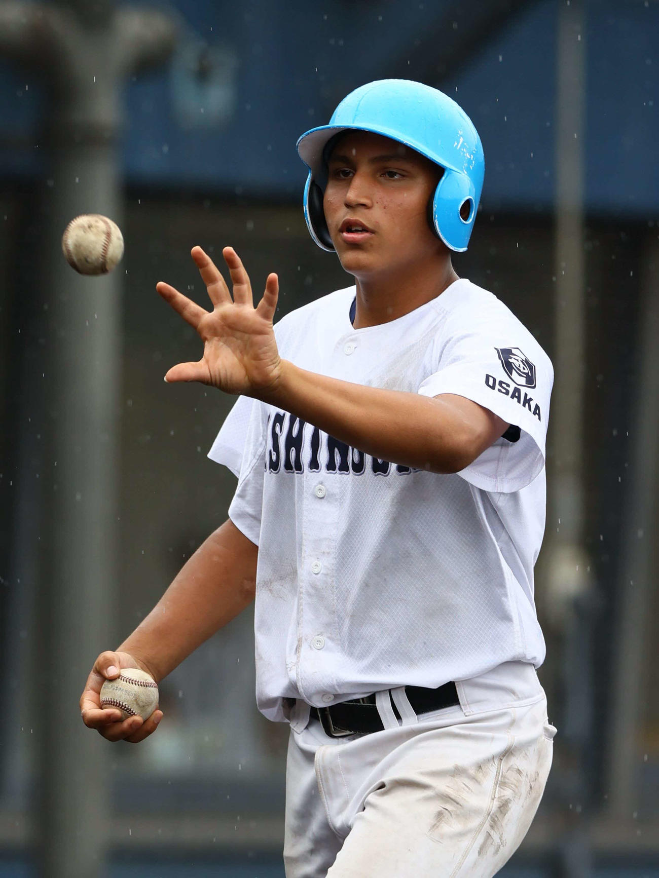 西野田工科対枚方なぎさ　ボールボーイの西野田工科のボホラ（撮影・上山淳一）