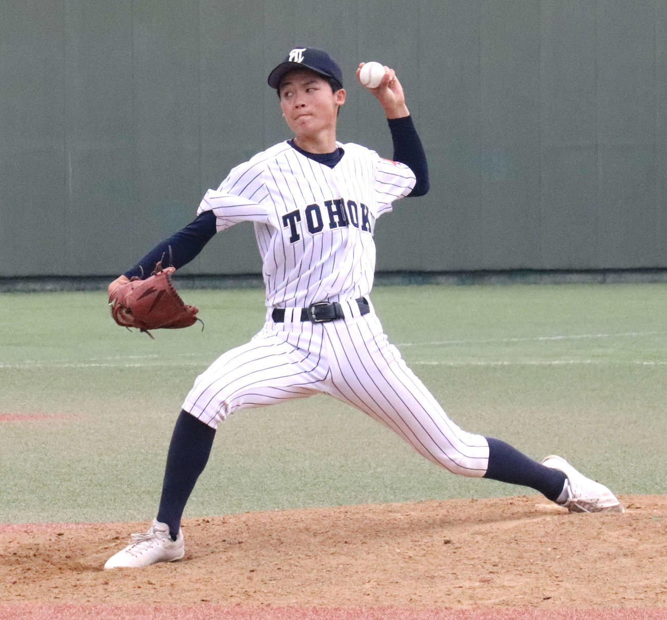 東北対石巻工　同点の9回から救援した東北の堀江（撮影・黒須亮）　