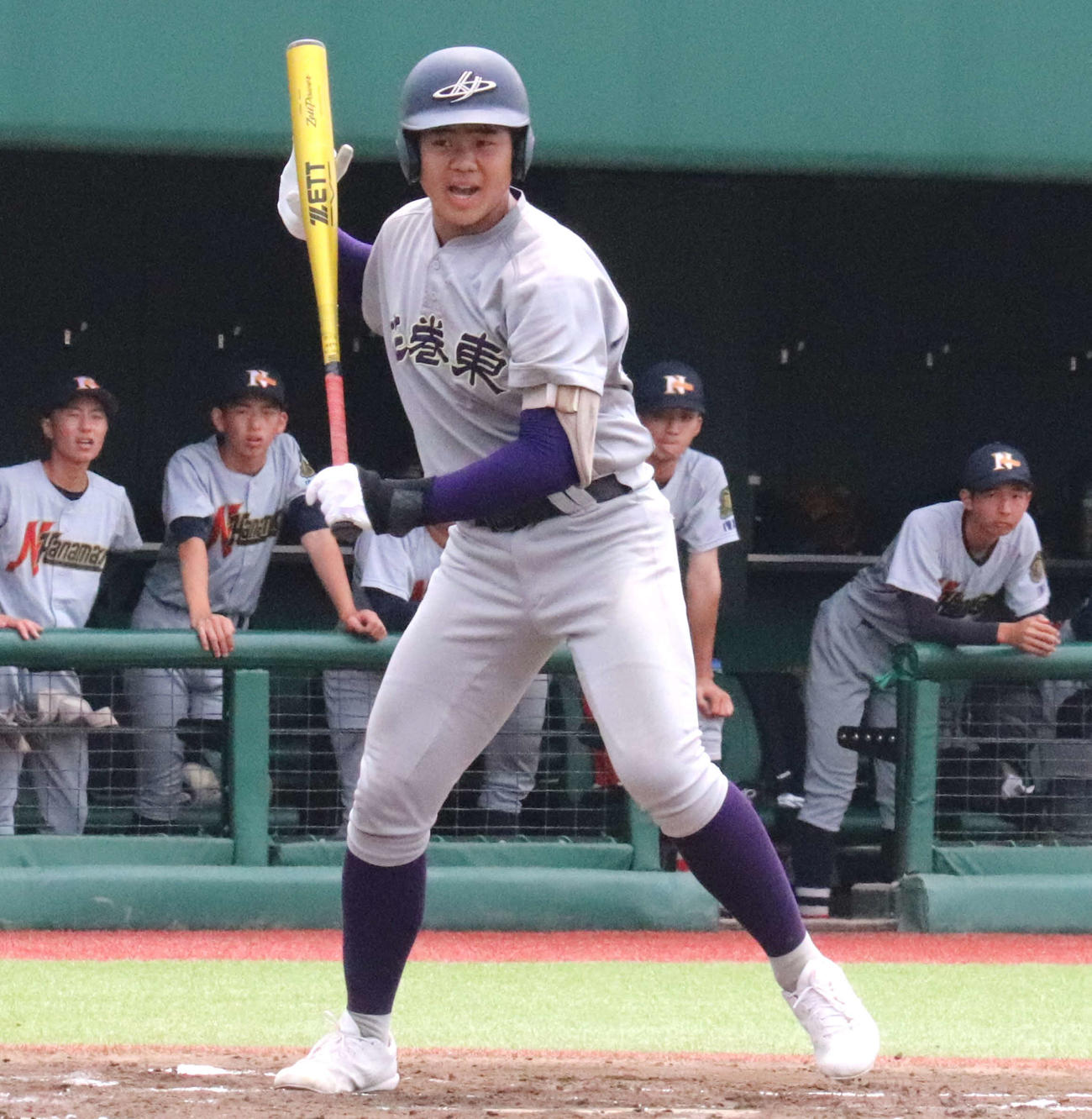 花巻東対花巻農　6回裏花巻東1死二塁、四球を選んだ古城は声を上げる（撮影・黒須亮）