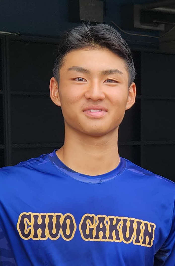 試合後に笑顔を見せる颯佐（撮影・保坂淑子）