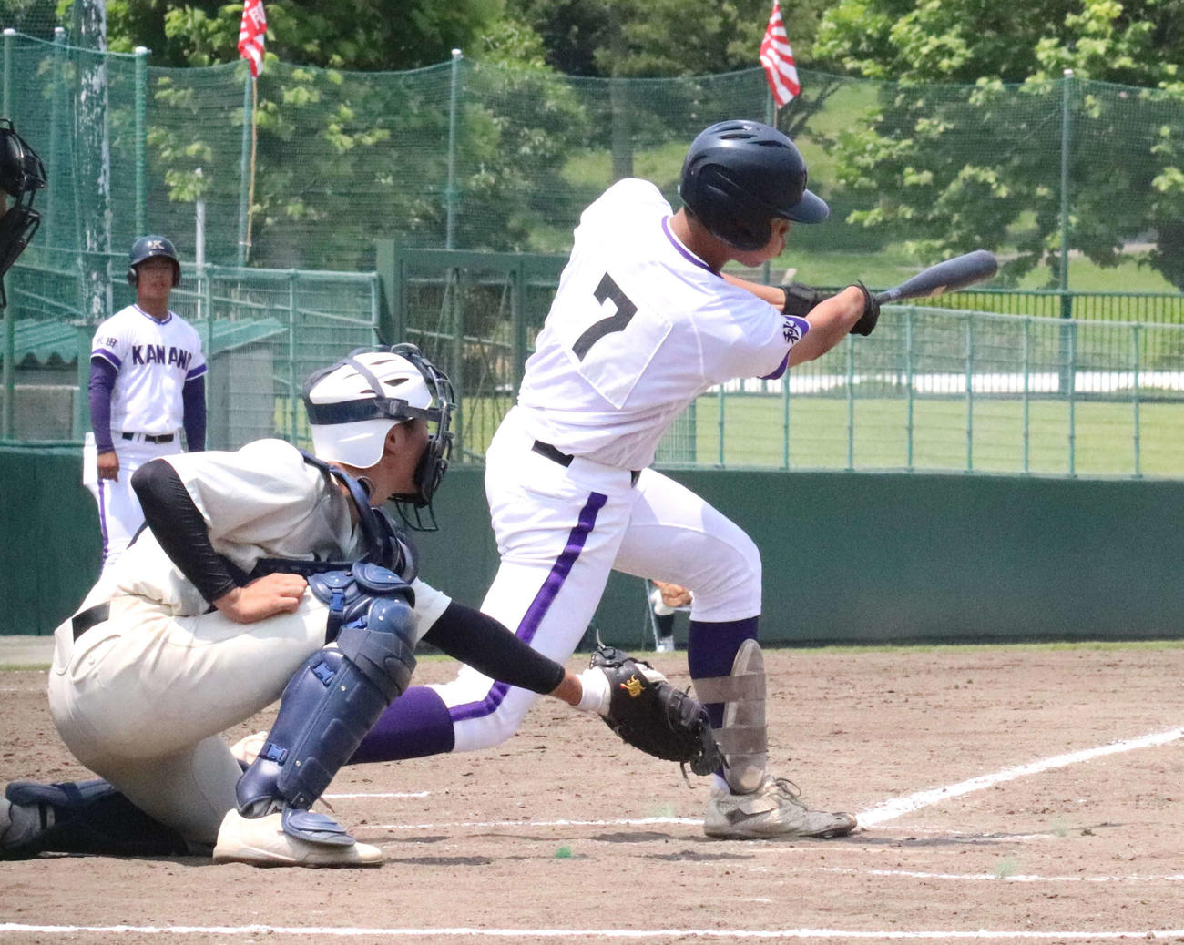 金足農対本荘　5回裏金足農1死満塁、藪田が右前に先制の適時打を放つ（撮影・黒須亮）