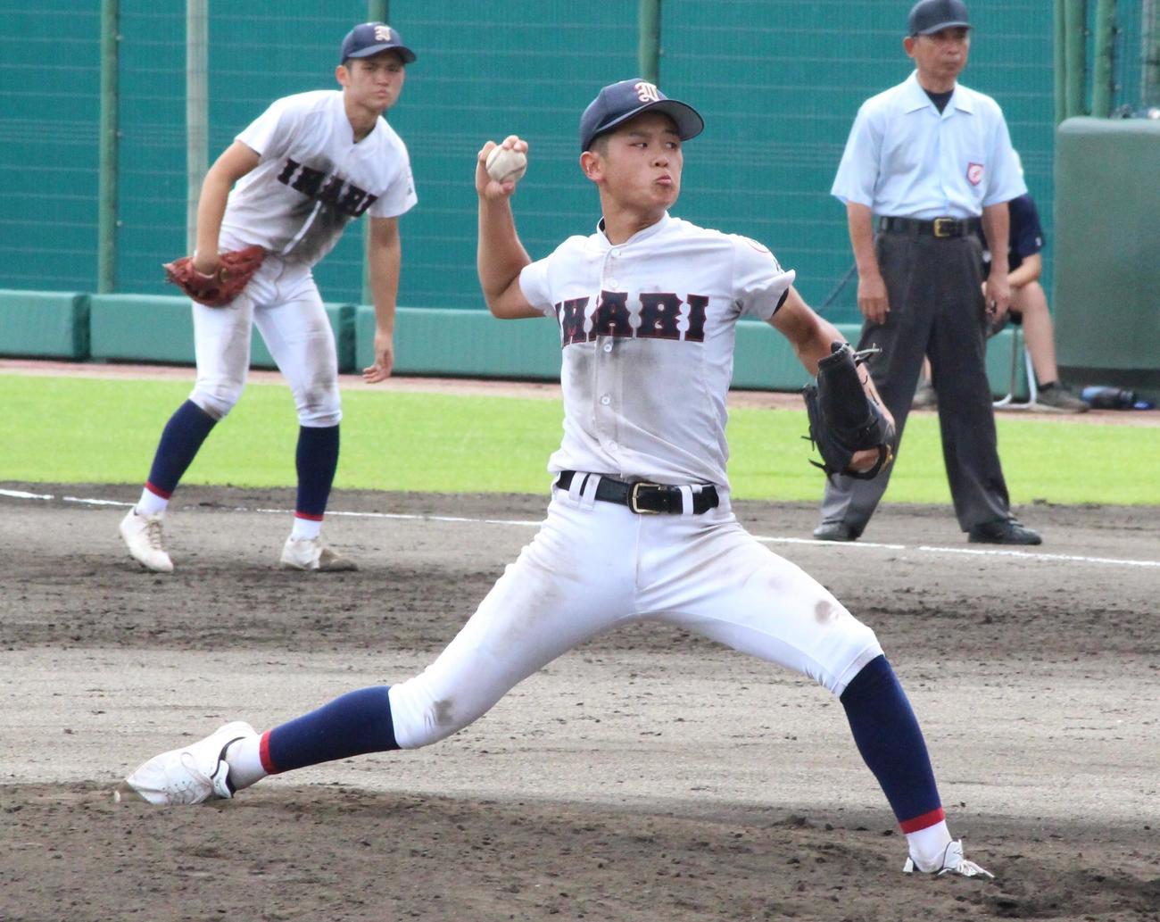 佐賀北対伊万里　救援で力投する岩永太郎内野手（撮影・菊川光一）