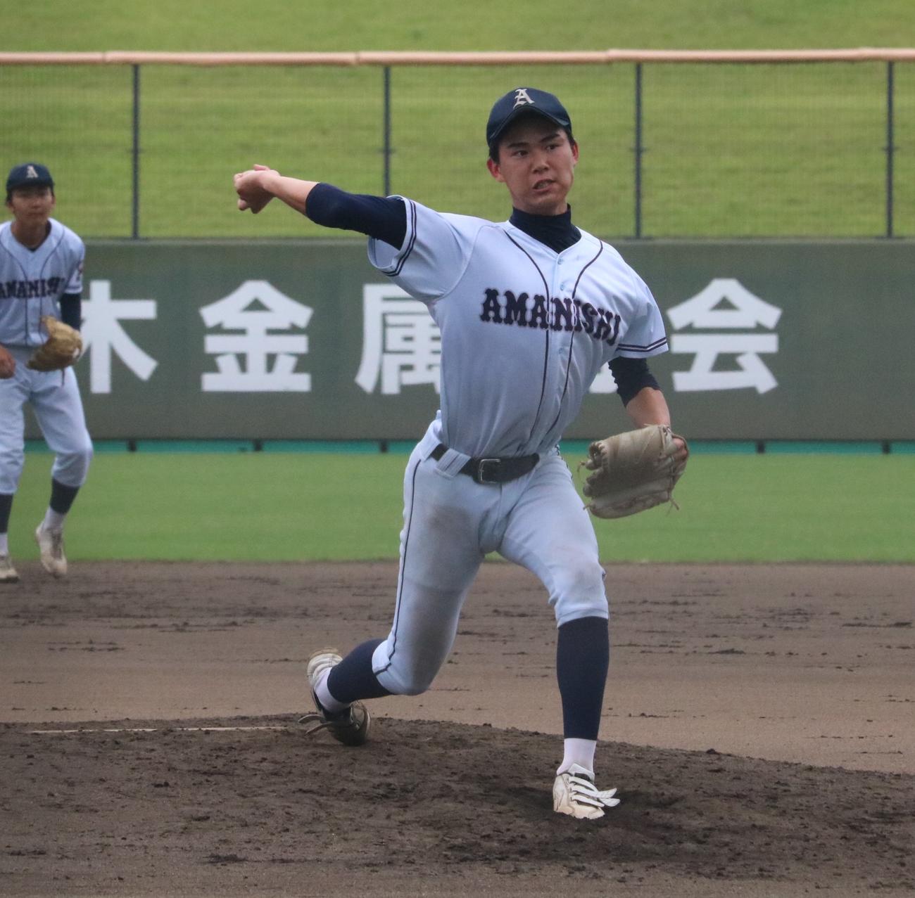 尼崎西先発の平石（撮影・林亮佑）