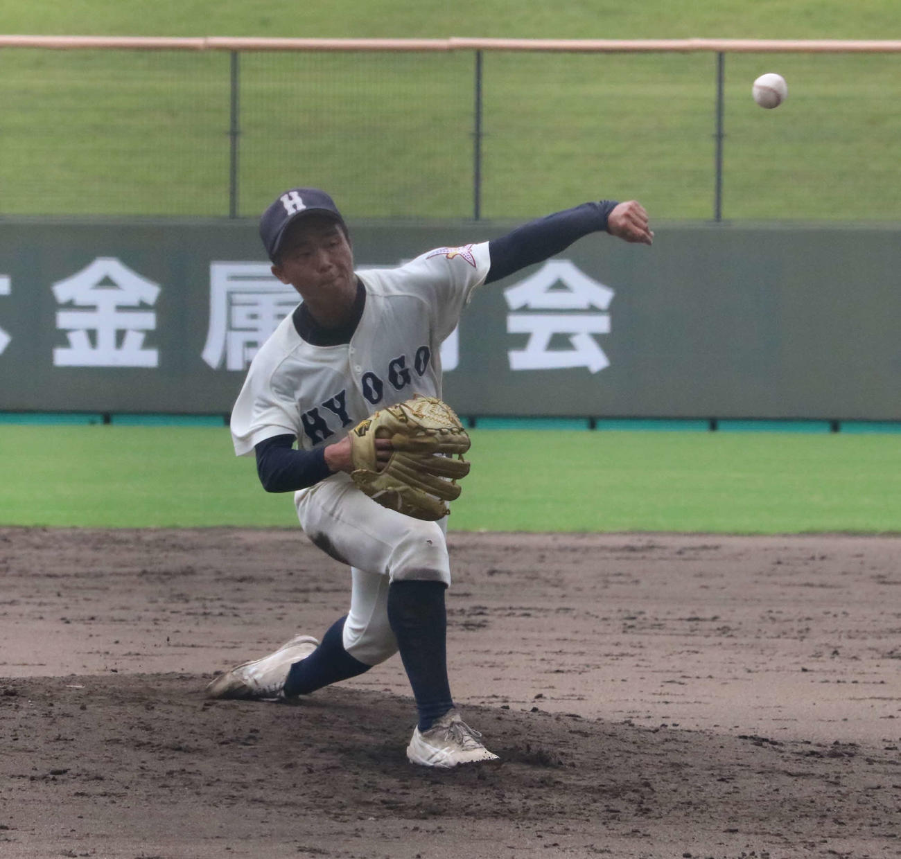 兵庫対尼崎西　兵庫先発の松盛（撮影・林亮佑）
