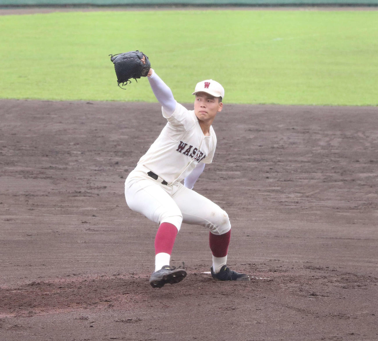 早実対明大八王子　先発し、10回完投勝利の早実・中村（撮影・水谷京裕）