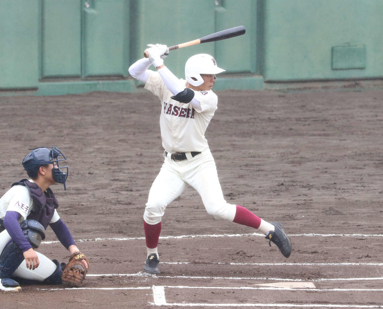 早実対明大八王子　1回表早実無死、打席に立ち、遊飛に倒れる宇野（撮影・水谷京裕）