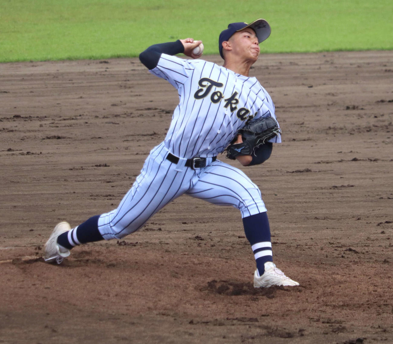 東村山西対東海大菅生　最終回の9回からマウンドに上がり3者凡退で試合を締めた東海大菅生・藤平（撮影・佐瀬百合子）