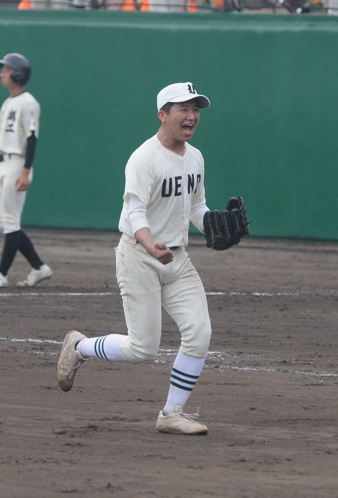 鶴崎工対大分上野丘　試合に勝利し、雄たけびを上げる大分上野丘・梶原（撮影・佐藤究）