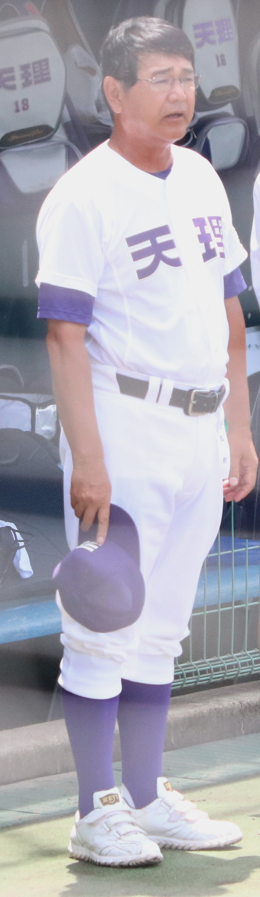 畝傍対天理　夏初陣を勝利した天理・藤原監督（撮影・塚本光）
