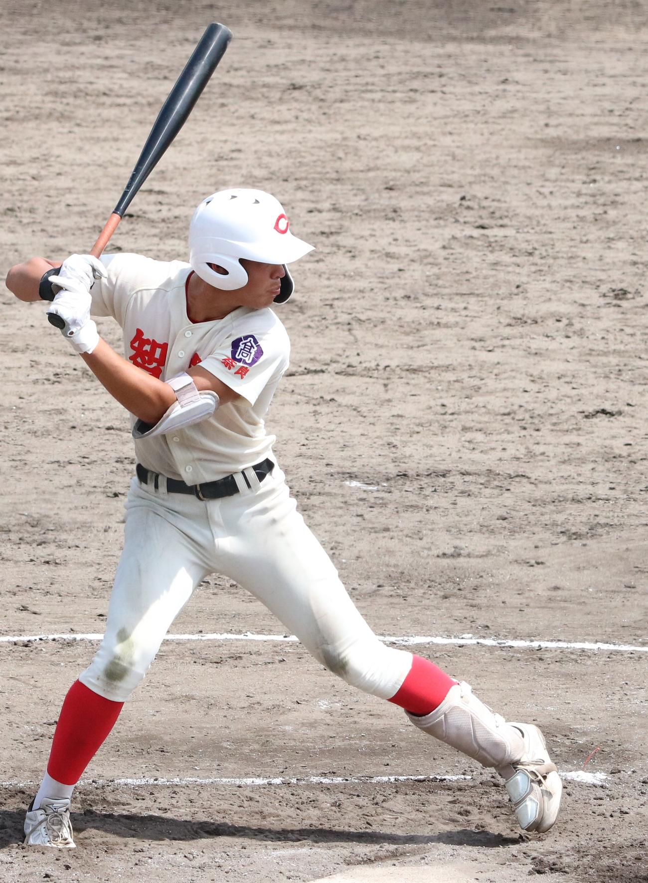 智弁学園対高田　先制の左越え2点本塁打で勝利に貢献した智弁学園・小泉（撮影・塚本光）