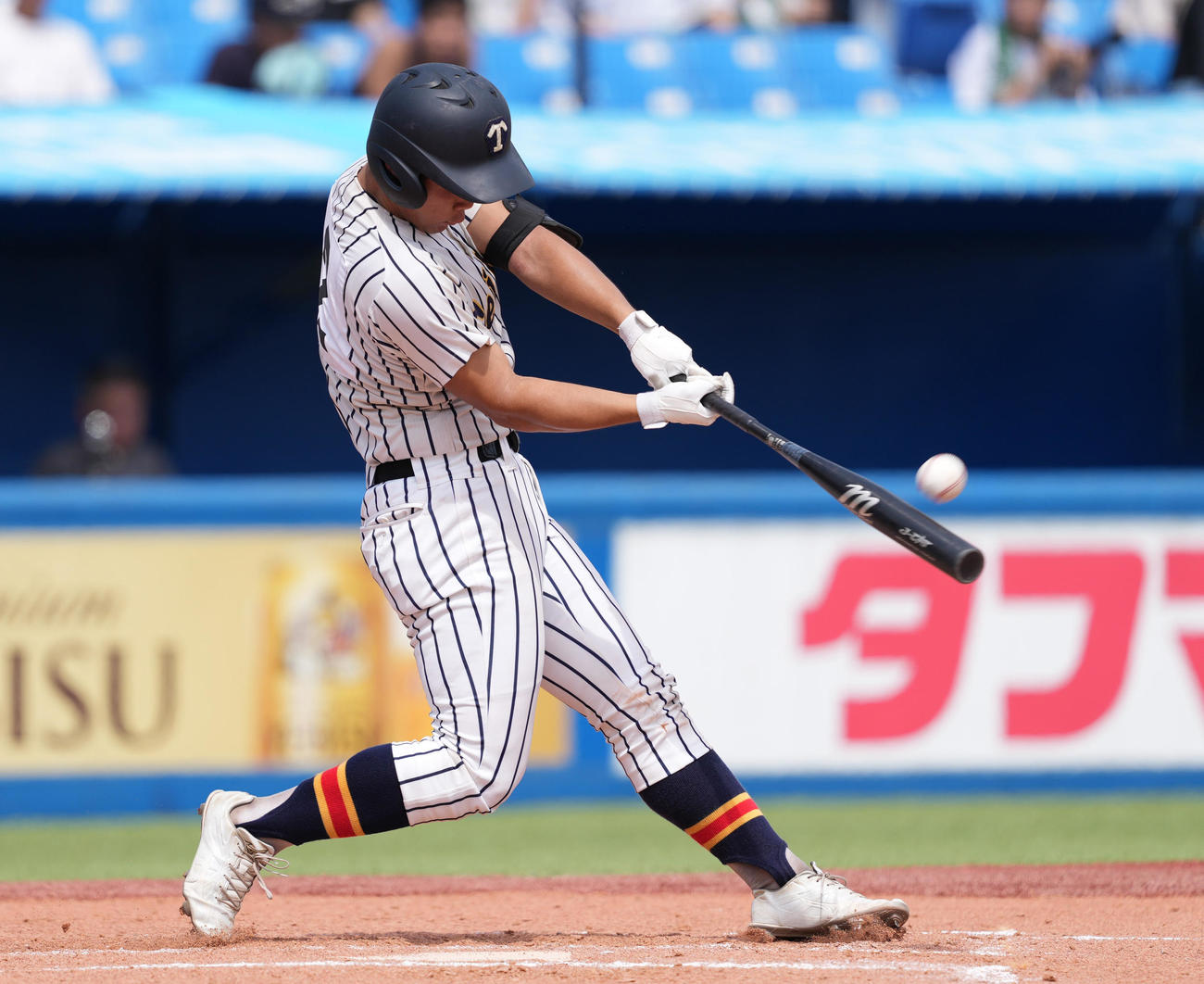 帝京対城東　4回表帝京1死、先制の左越えソロ本塁打を放つ丹羽（撮影・鈴木みどり）