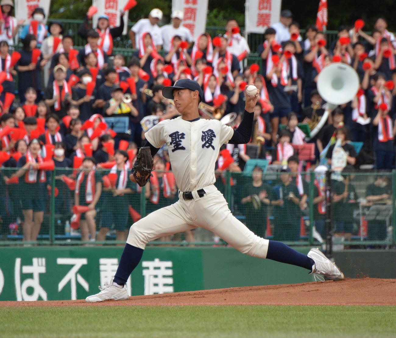 青森商対弘前学院聖愛　7回4安打無失点と好投した2年生左腕・芹川（撮影・濱本神威）