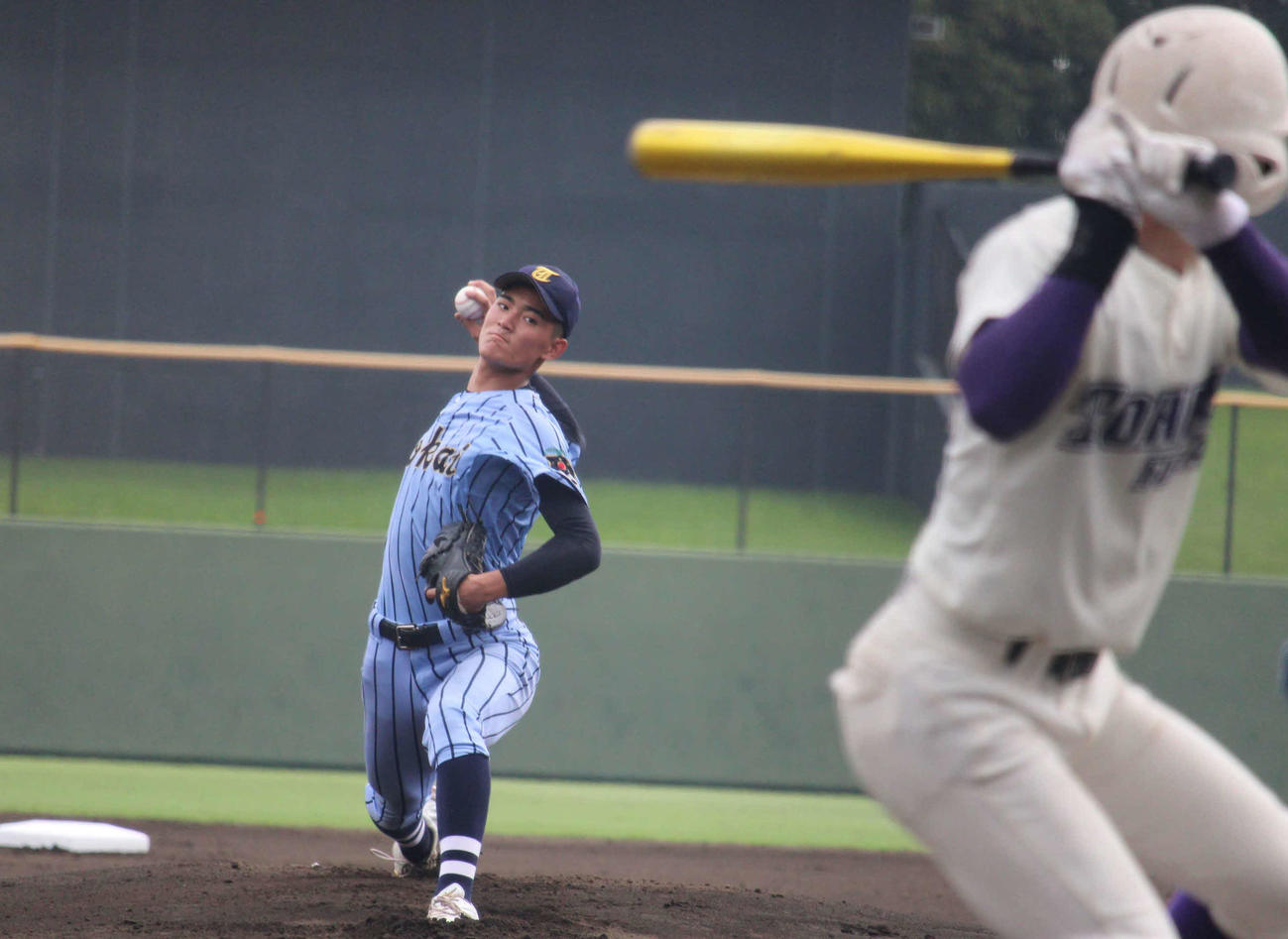 8回無失点の好投で準々決勝進出に貢献した東海大相模の2年生右腕・福田（撮影・金子真仁）