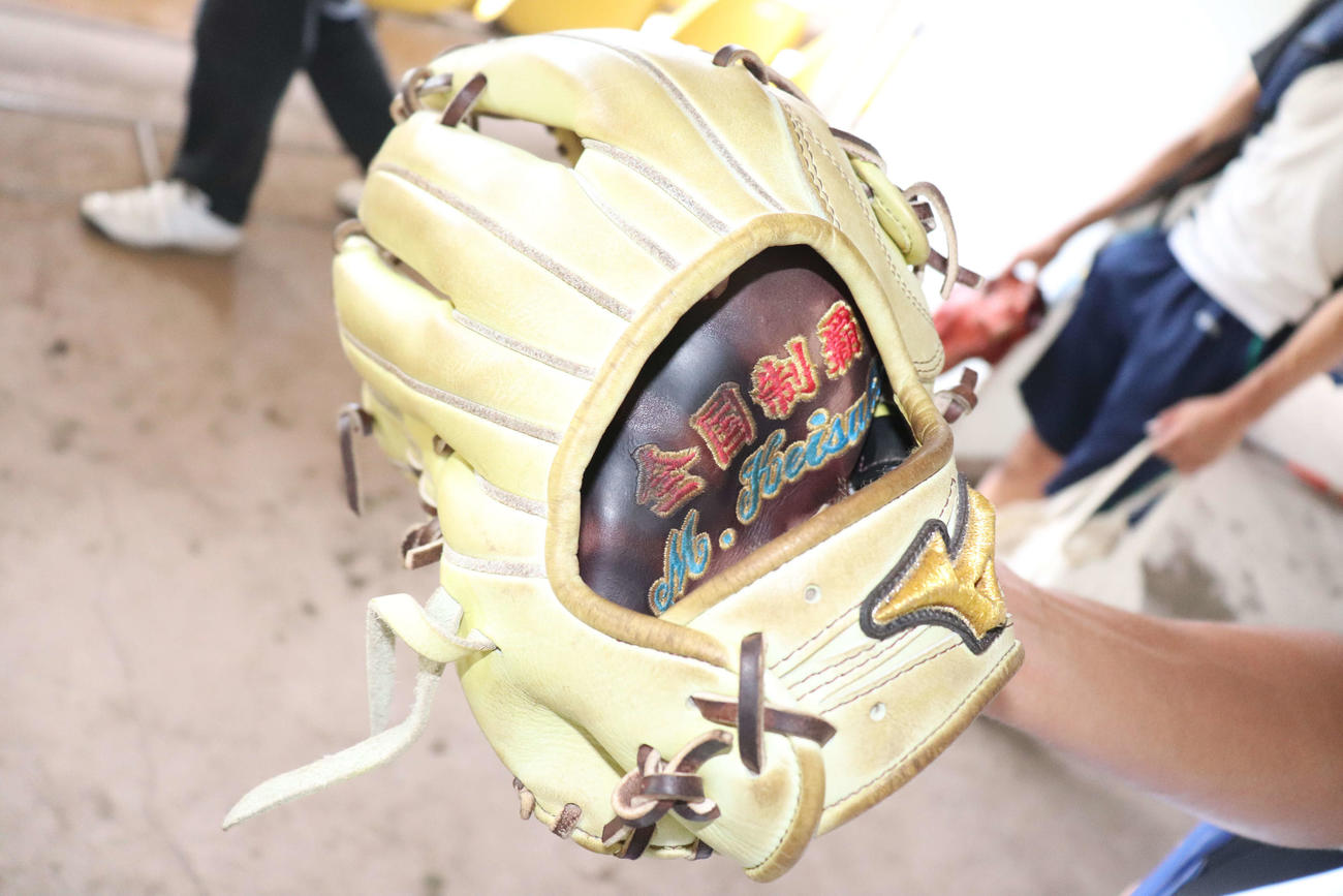 福知山成美・森下の試合用グラブ