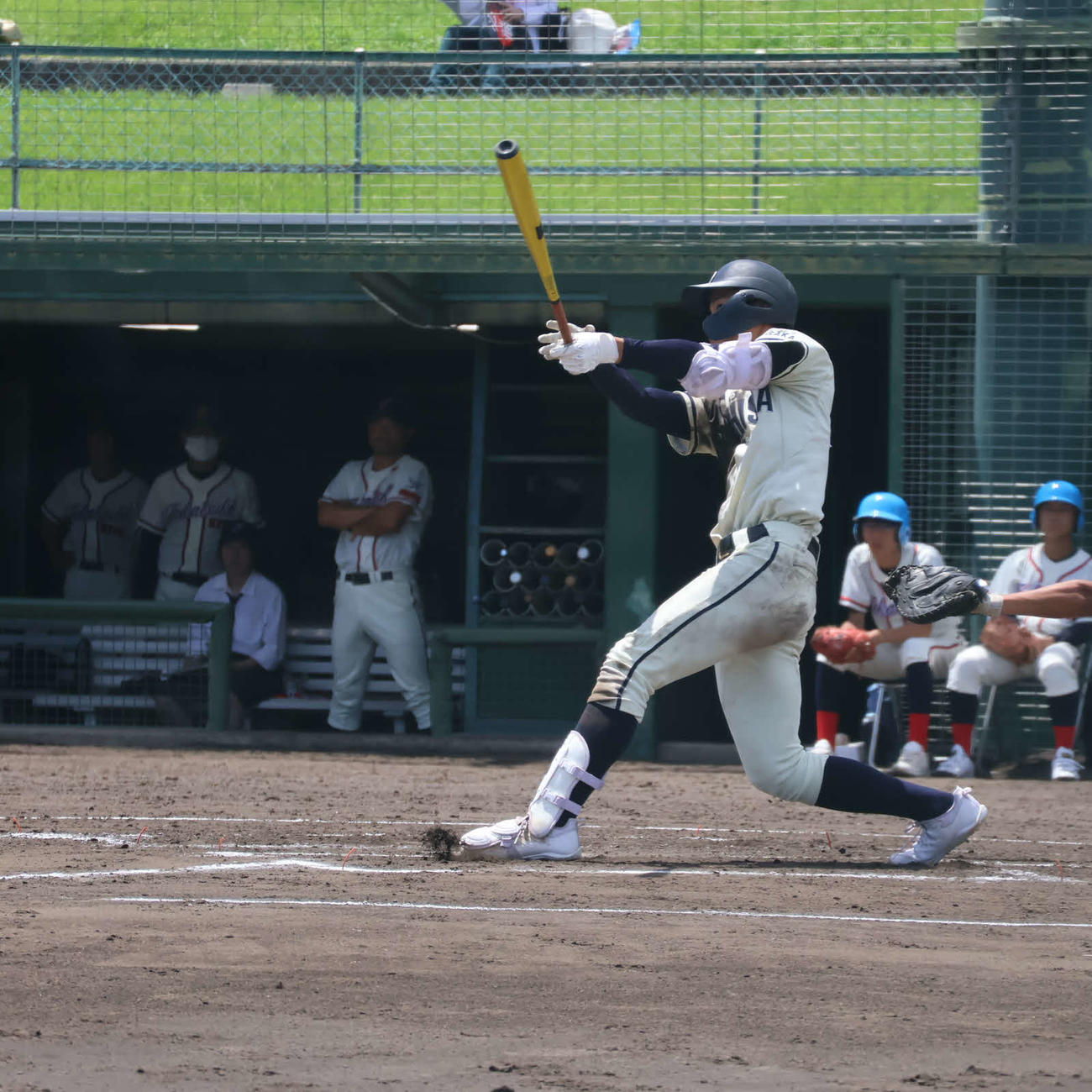 3回表同志社香里2死満塁、左前適時打を打つ木下（撮影・斉藤龍平）