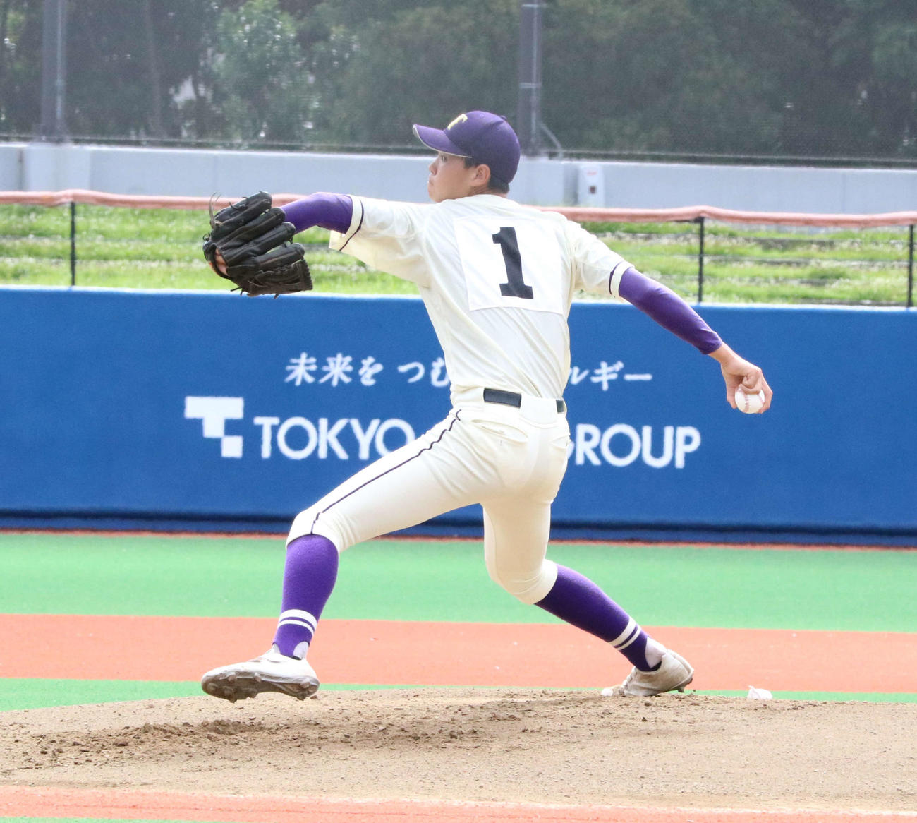 立教池袋対東京　先発し、7回参考ながら無安打無得点試合を達成した東京・永見（撮影・水谷京裕）