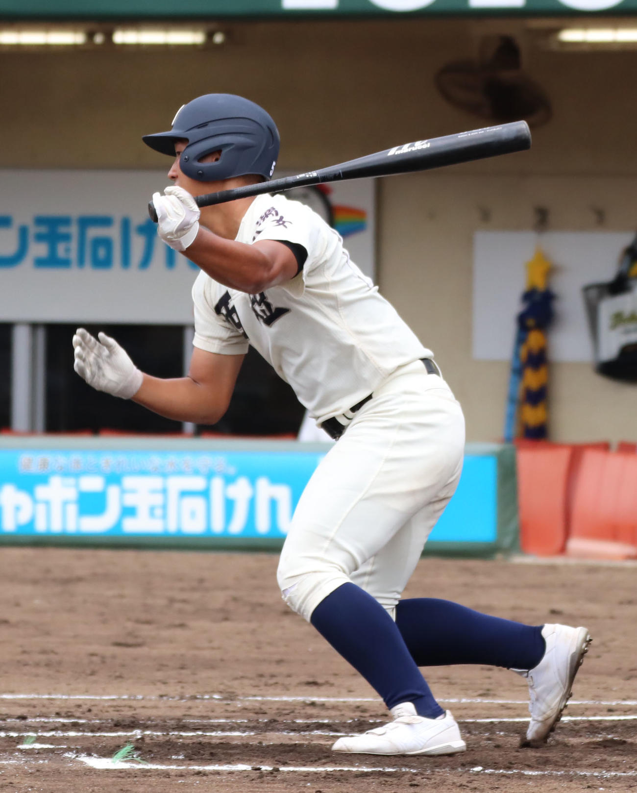 東海大福岡対西日本短大付　1回西日本短大付2死二塁、高峰は先制の遊前適時内野安打を放つ（撮影・鬼束羽瑠菜）