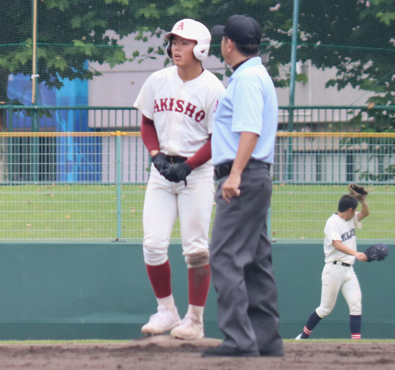 秋田商対秋田南　8回表秋田商2死一、二塁、左越えに決勝の2点適時二塁打を放った阿部（撮影・黒須亮）