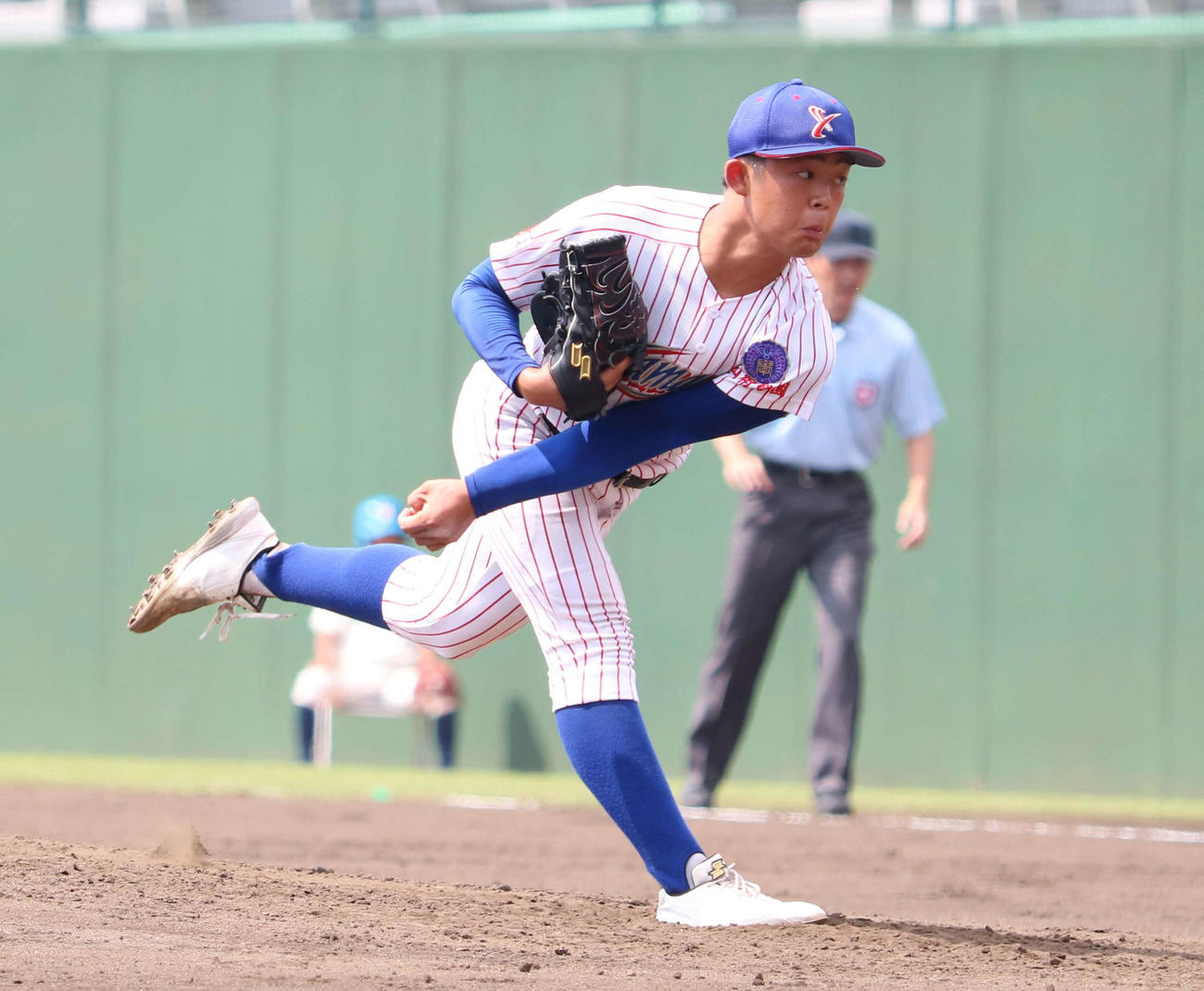 山村学園対大宮東　先発し力投する山村学園・西川（撮影・野見山拓樹）