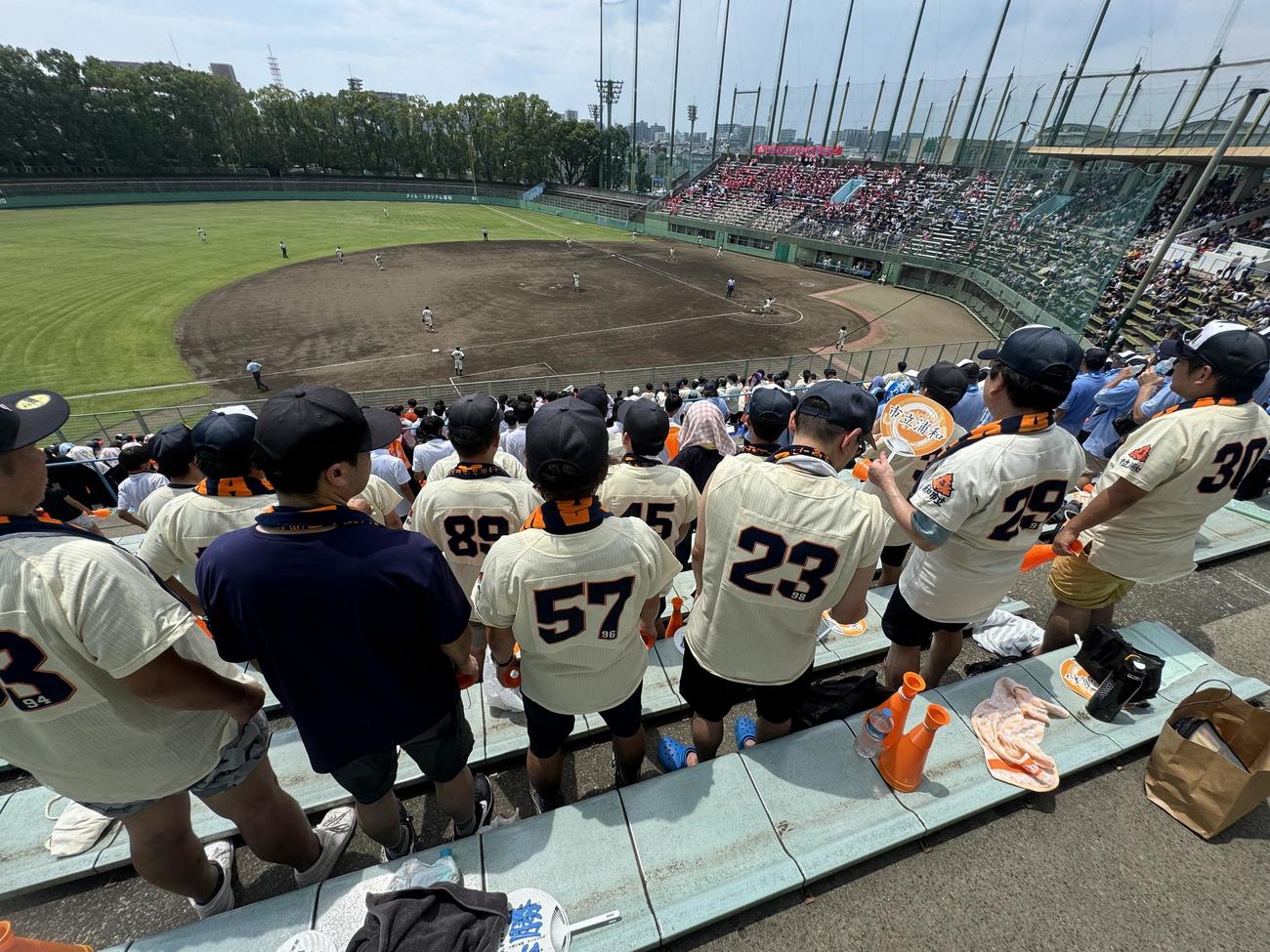 市浦和対浦和学院　後輩たちの試合を見守る市浦和OBOGによるマスターズチーム