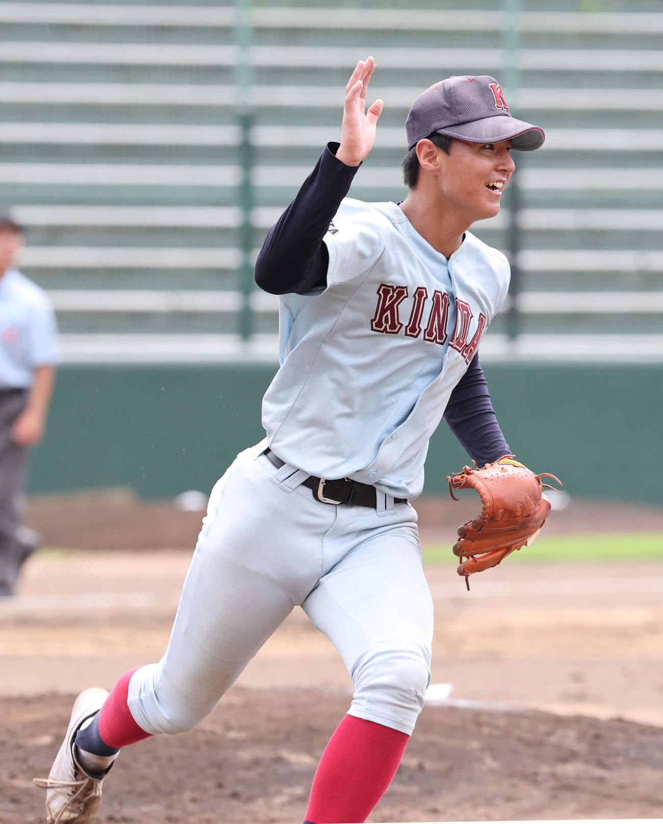 九州国際大付対近大福岡　先発した近大福岡・田辺は完封勝利を飾り笑顔（撮影・梅根麻紀）