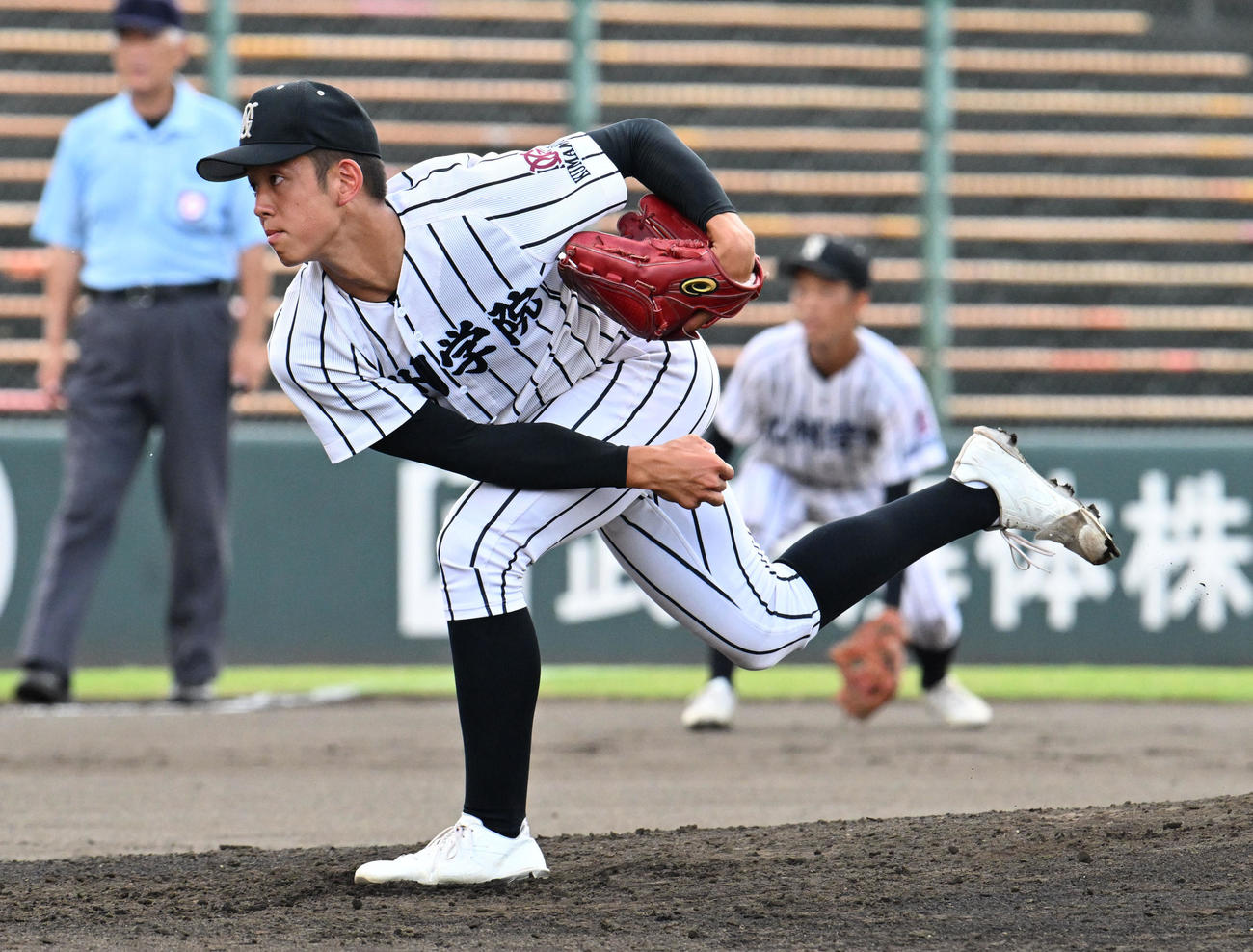 九州学院対ルーテル学院　九州学院2番投手・小松（撮影・林敢治）