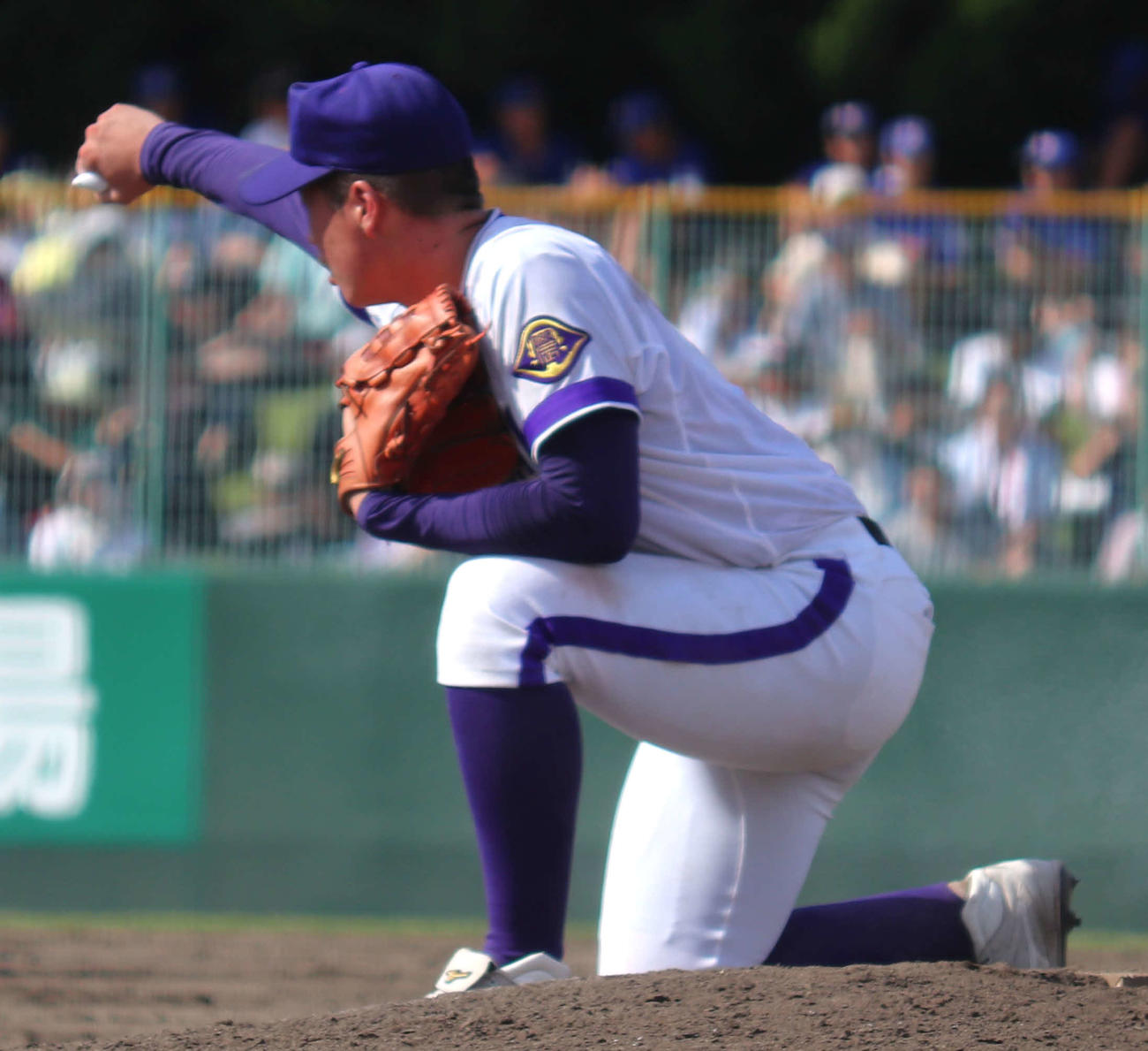 秋田商対金足農　9回のマウンドで兄輝星が甲子園を沸かせたポーズを見せる吉田大輝（撮影・黒須亮）